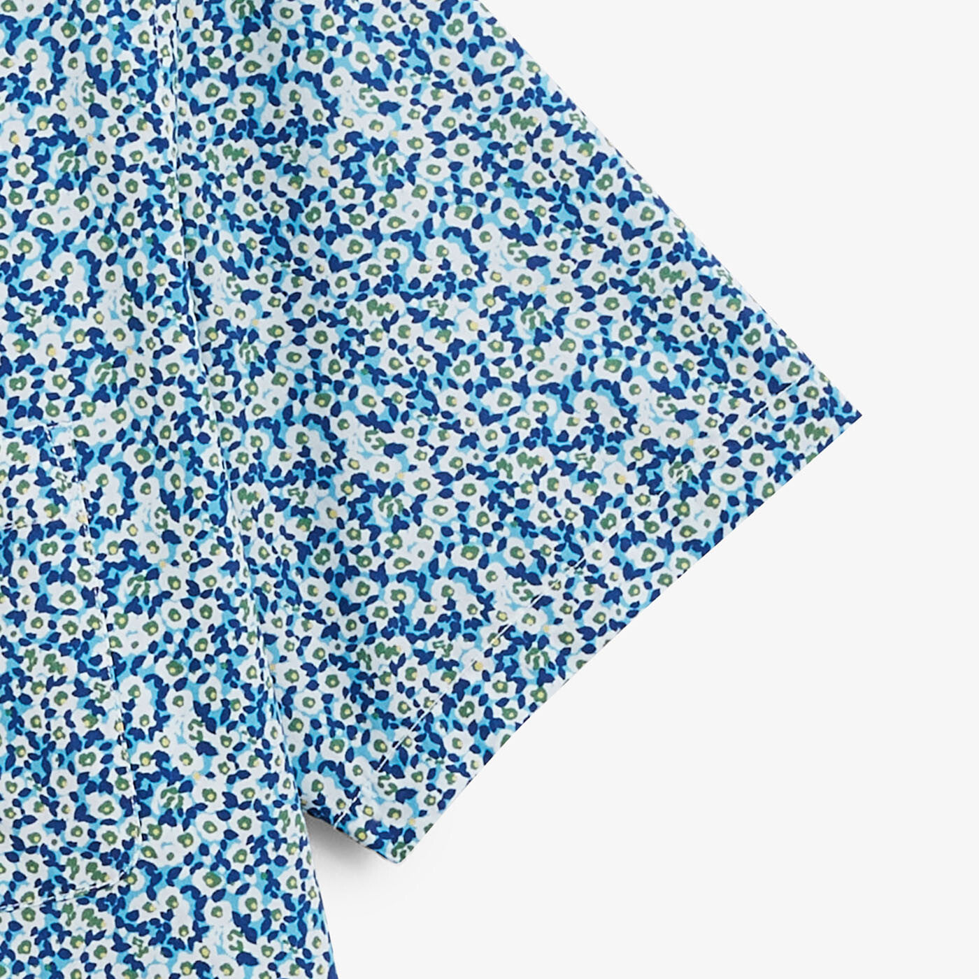 Regular fit short-sleeved shirt in azure blue with floral print