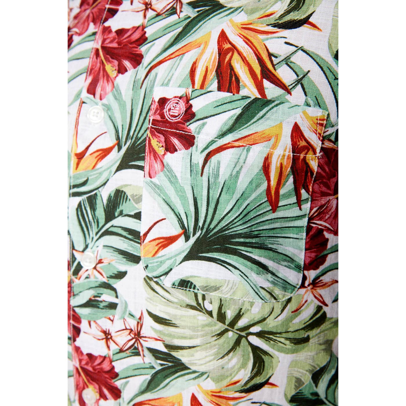 Léine ghearr-mhuinchille le prionta bláthanna