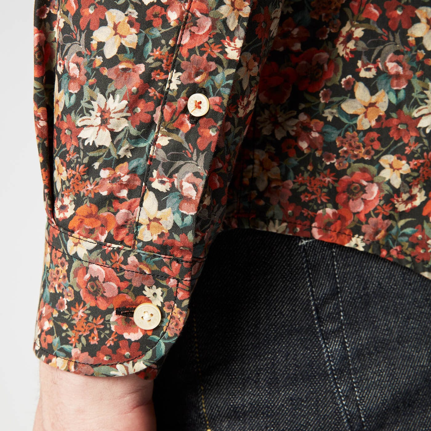 Camicia a maniche lunghe con motivo floreale