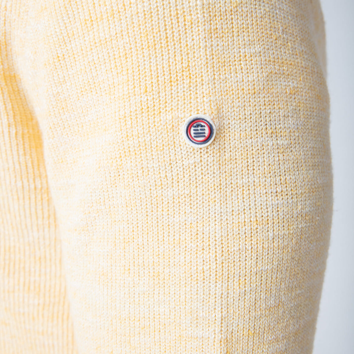 Pull en maille anglaise à col rond jaune