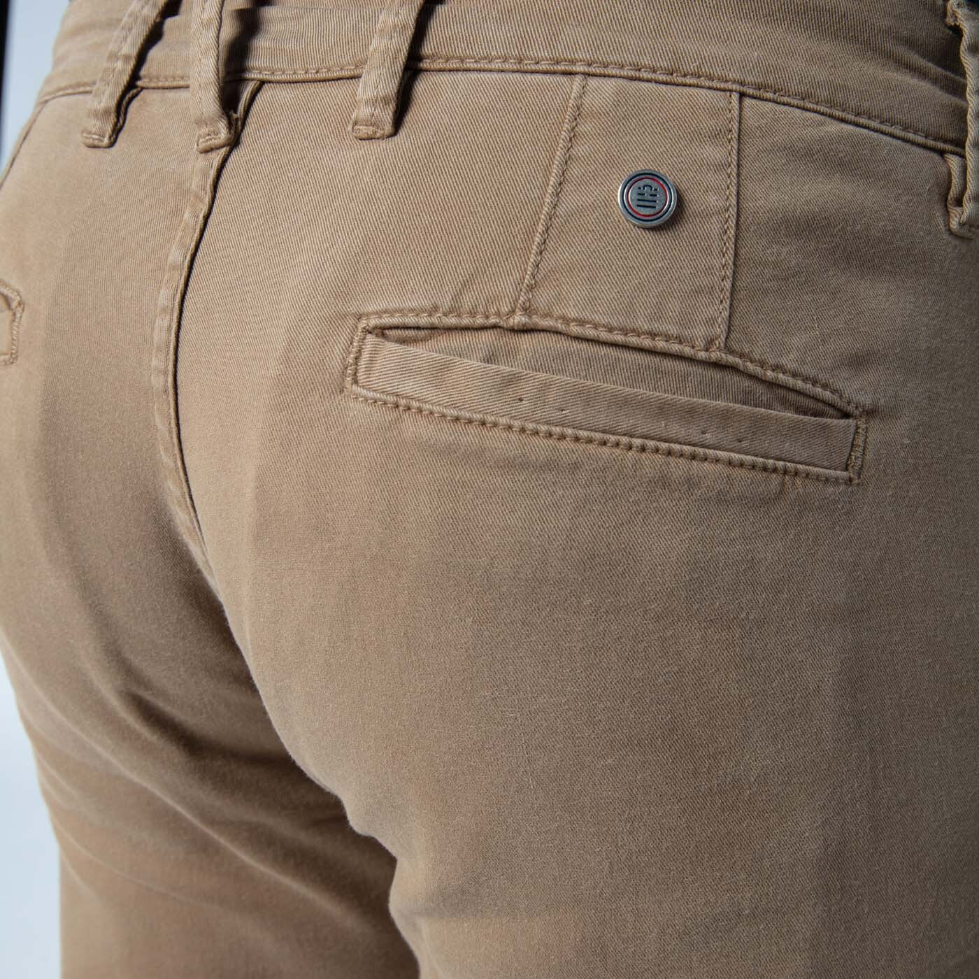 Chino 721 beige coupe ajustée