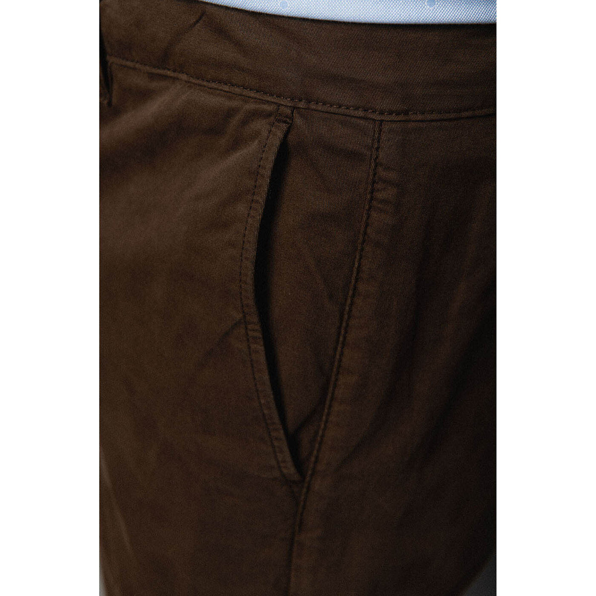 Chino 702 coupe comfort chocolat