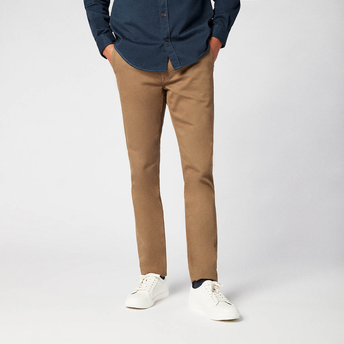 Chino 706 avec détail poche camel