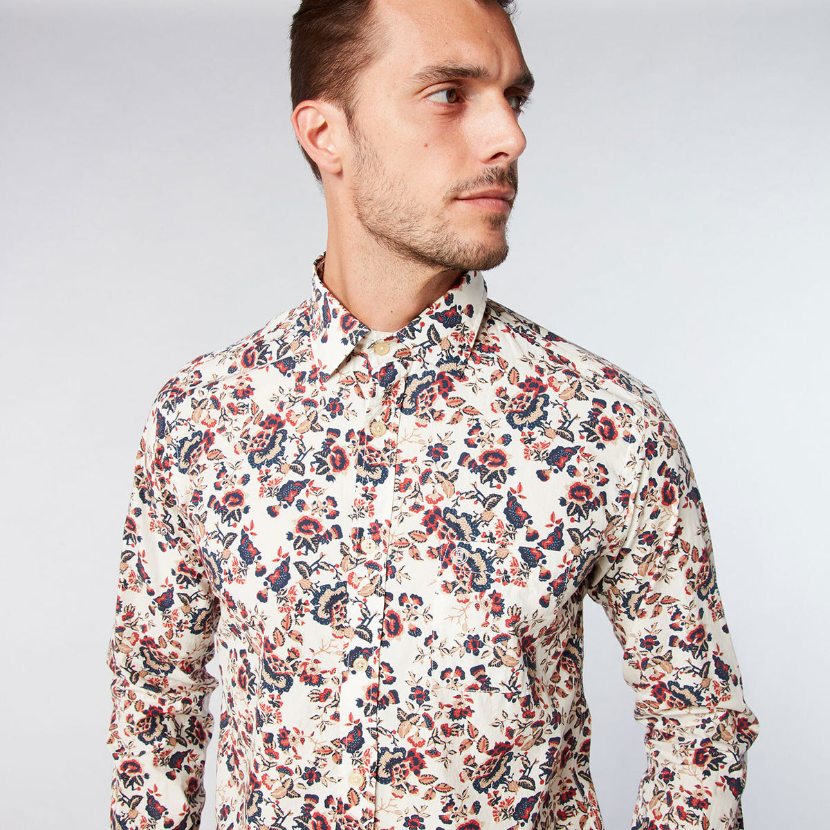 Chemise homme à fleurs coupe ajustée