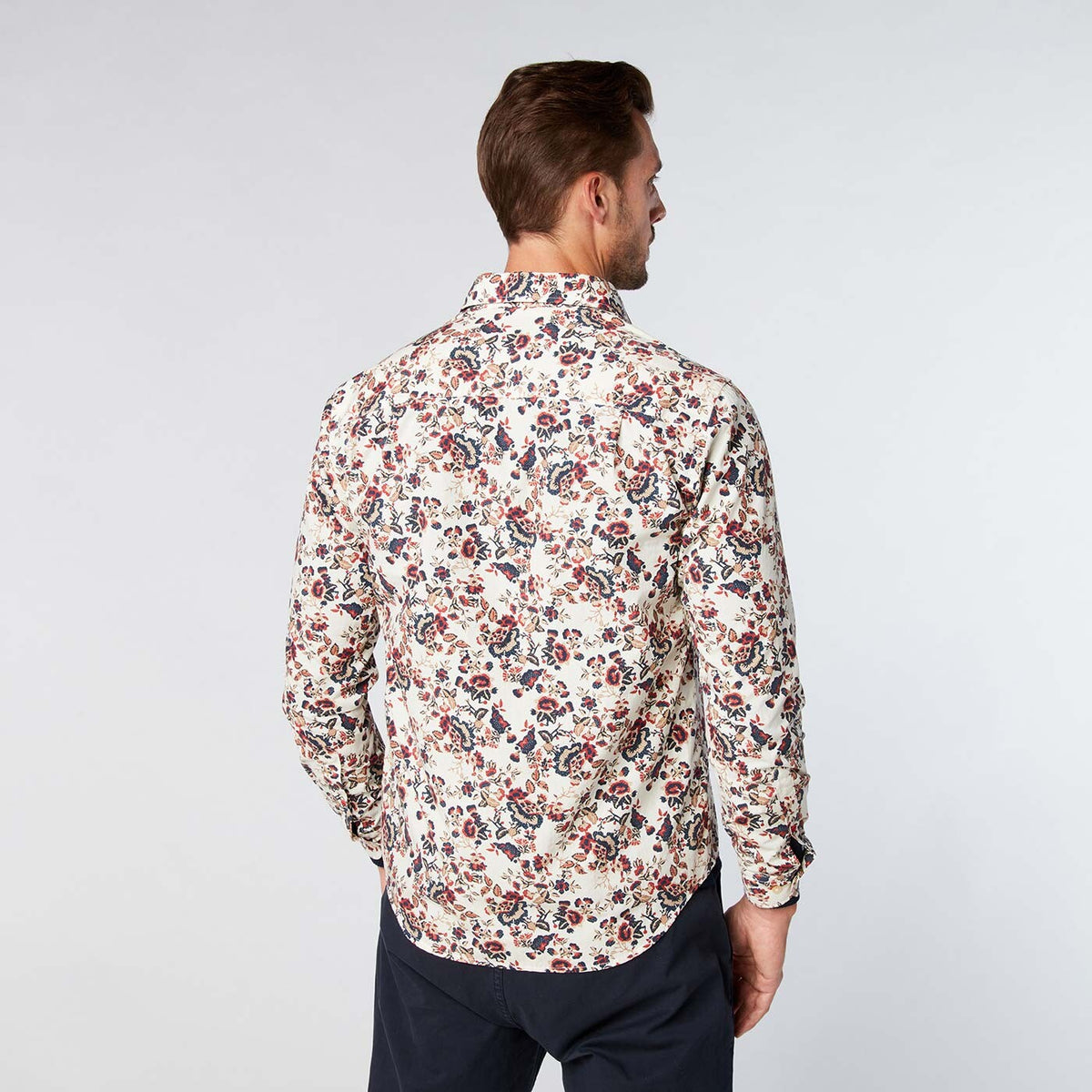 Chemise homme à fleurs coupe ajustée