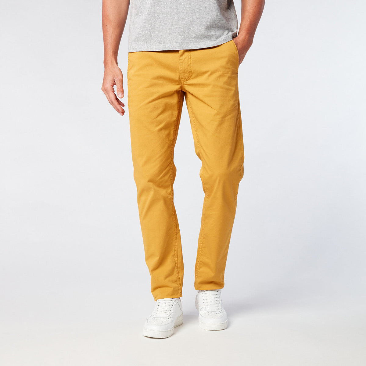 Chino 702 jaune coupe comfort fit