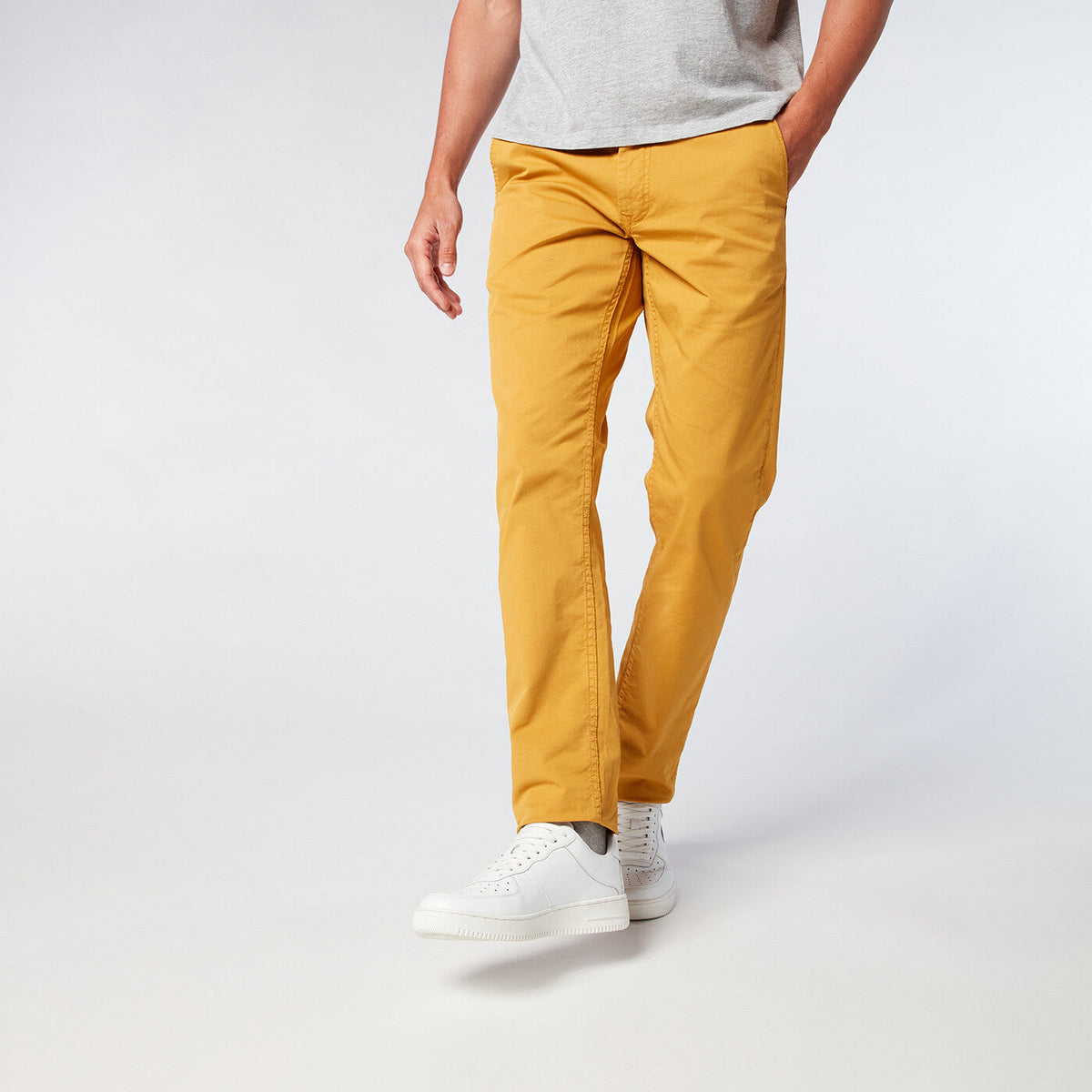 Chino 702 jaune coupe comfort fit