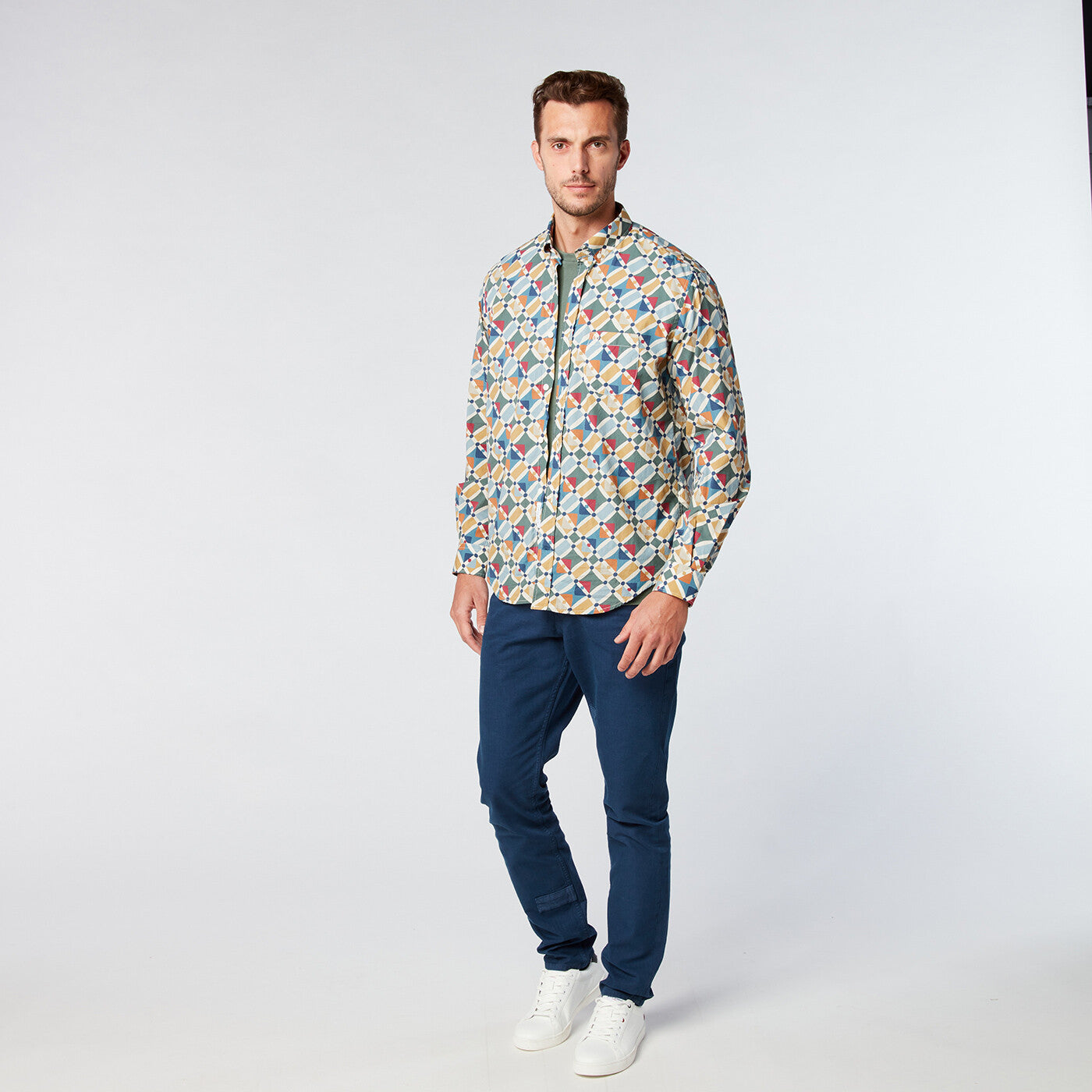 Chemise homme à motifs graphiques tissu Italien coupe ajustée