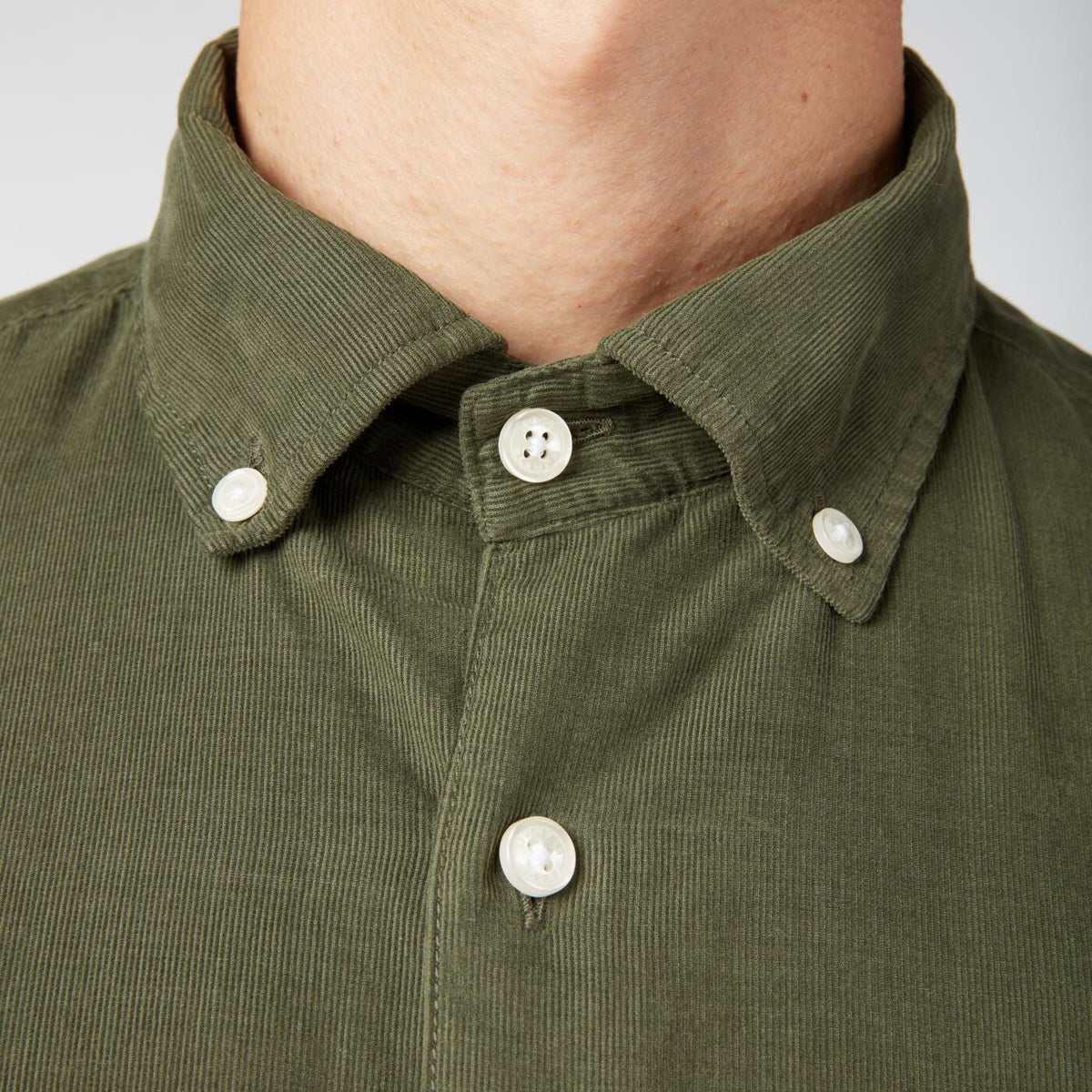 Chemise homme en velours vert coupe ajustée