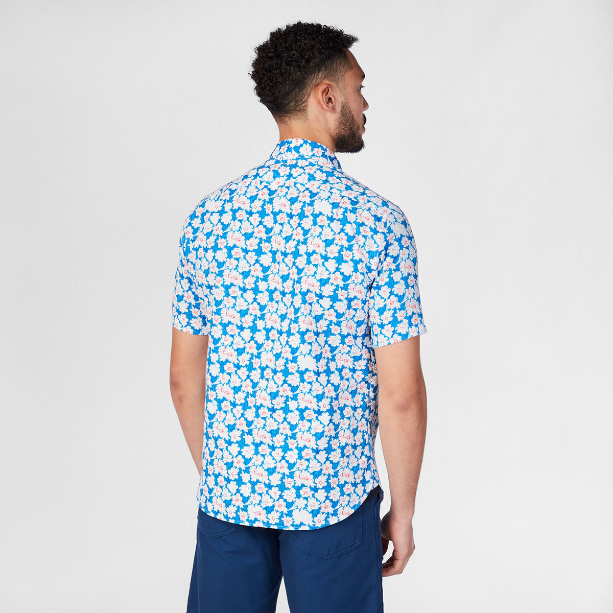 Chemise manches courtes bleue avec imprimé floral