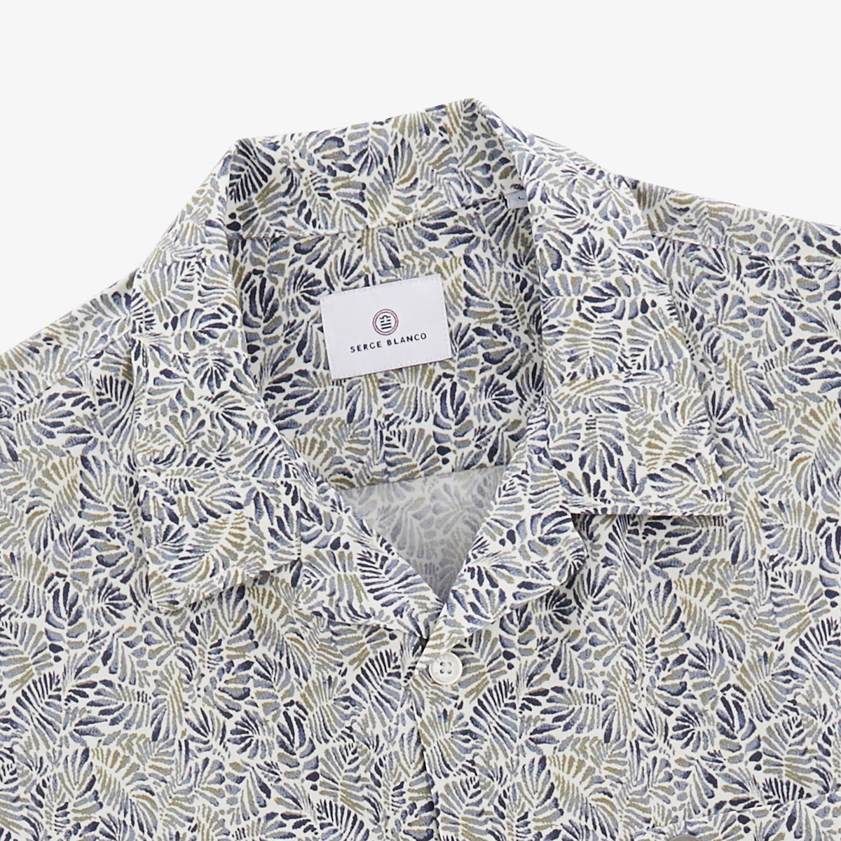 Caracas shirt with cloud foliage print