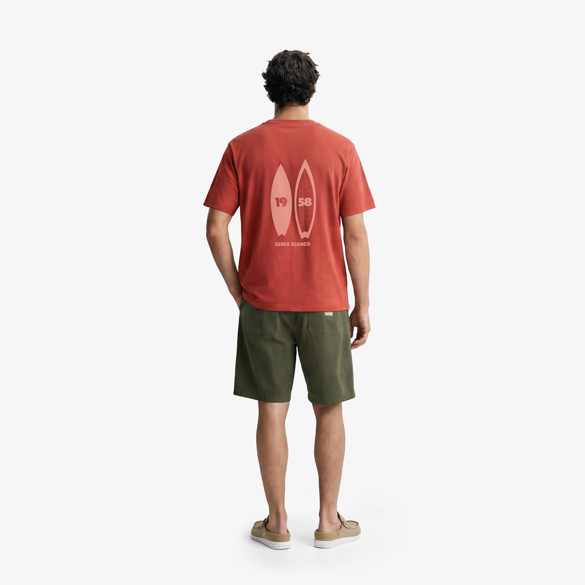 Camiseta de algodón con cuello redondo y estampado en la espalda, color naranja óxido