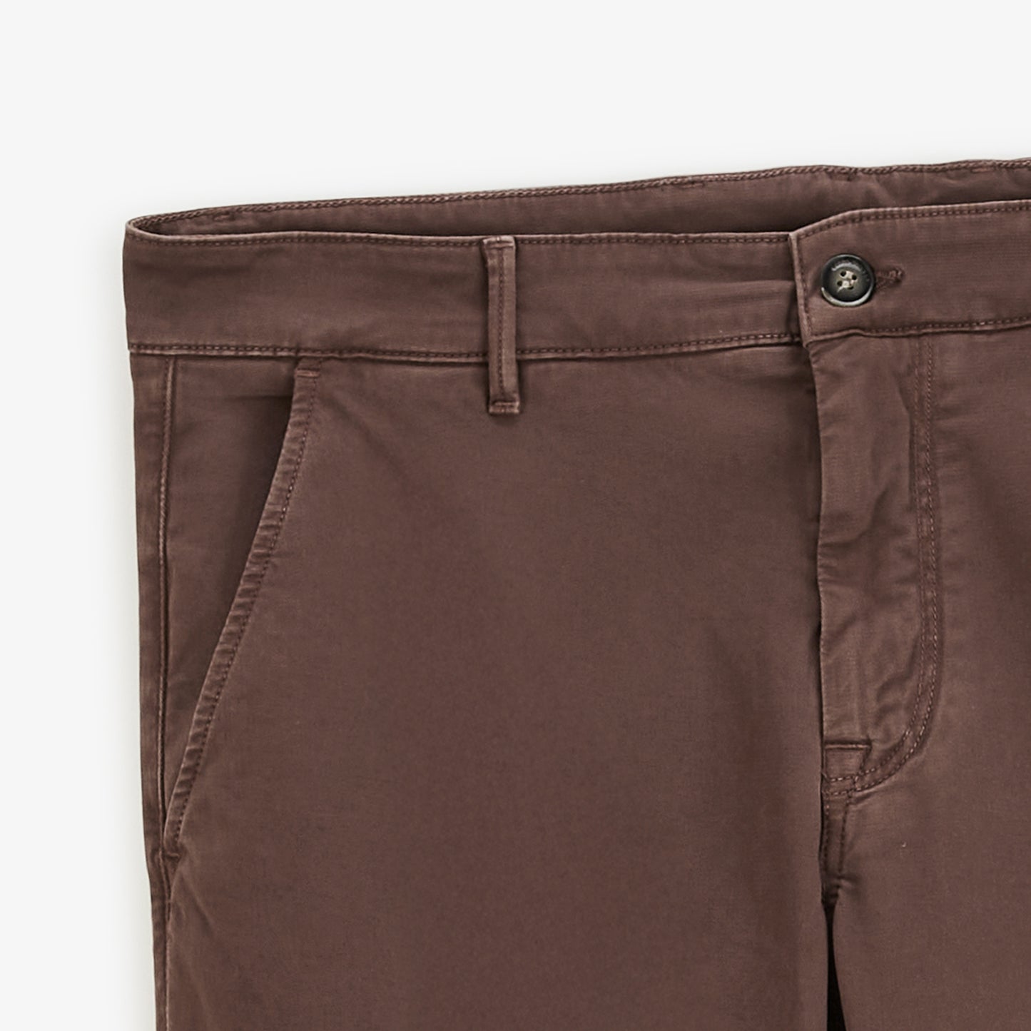 Chino 702 en coton stretch coupe confort marron brownie