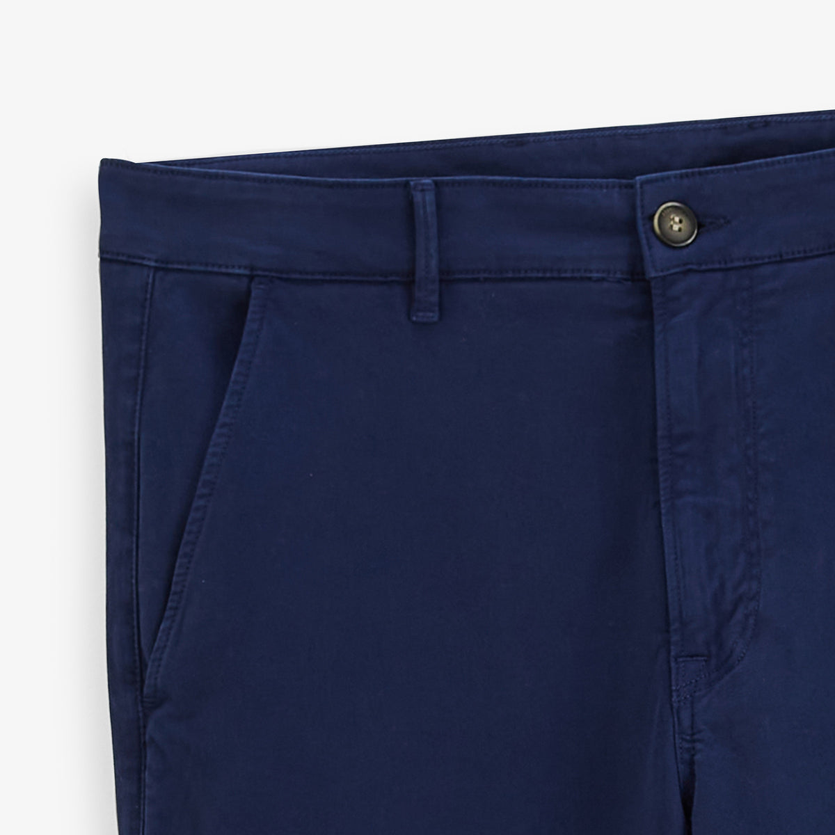 Chino 702 en coton stretch coupe confort bleu lupin