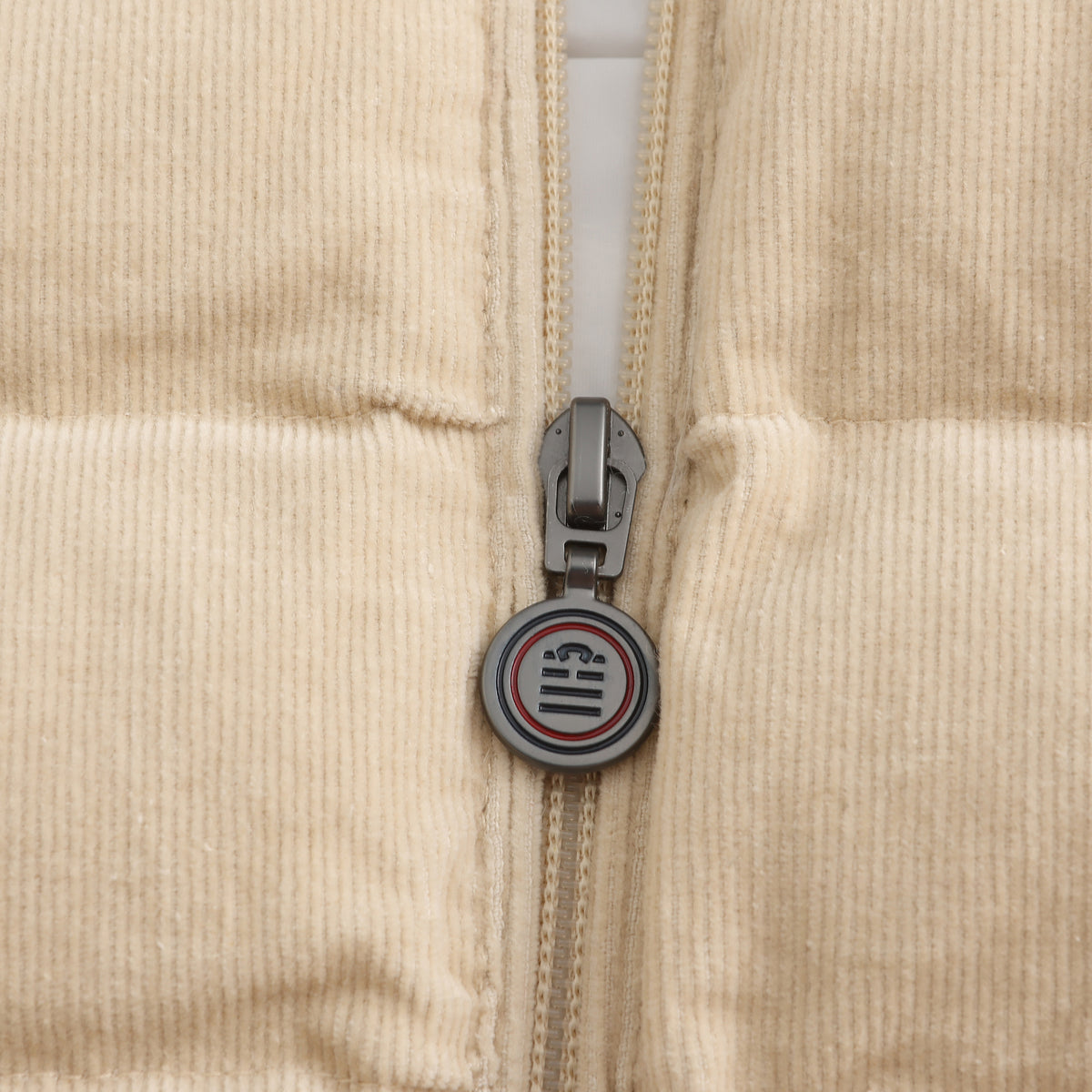 Piumino Damiano senza maniche in velluto beige pergamena