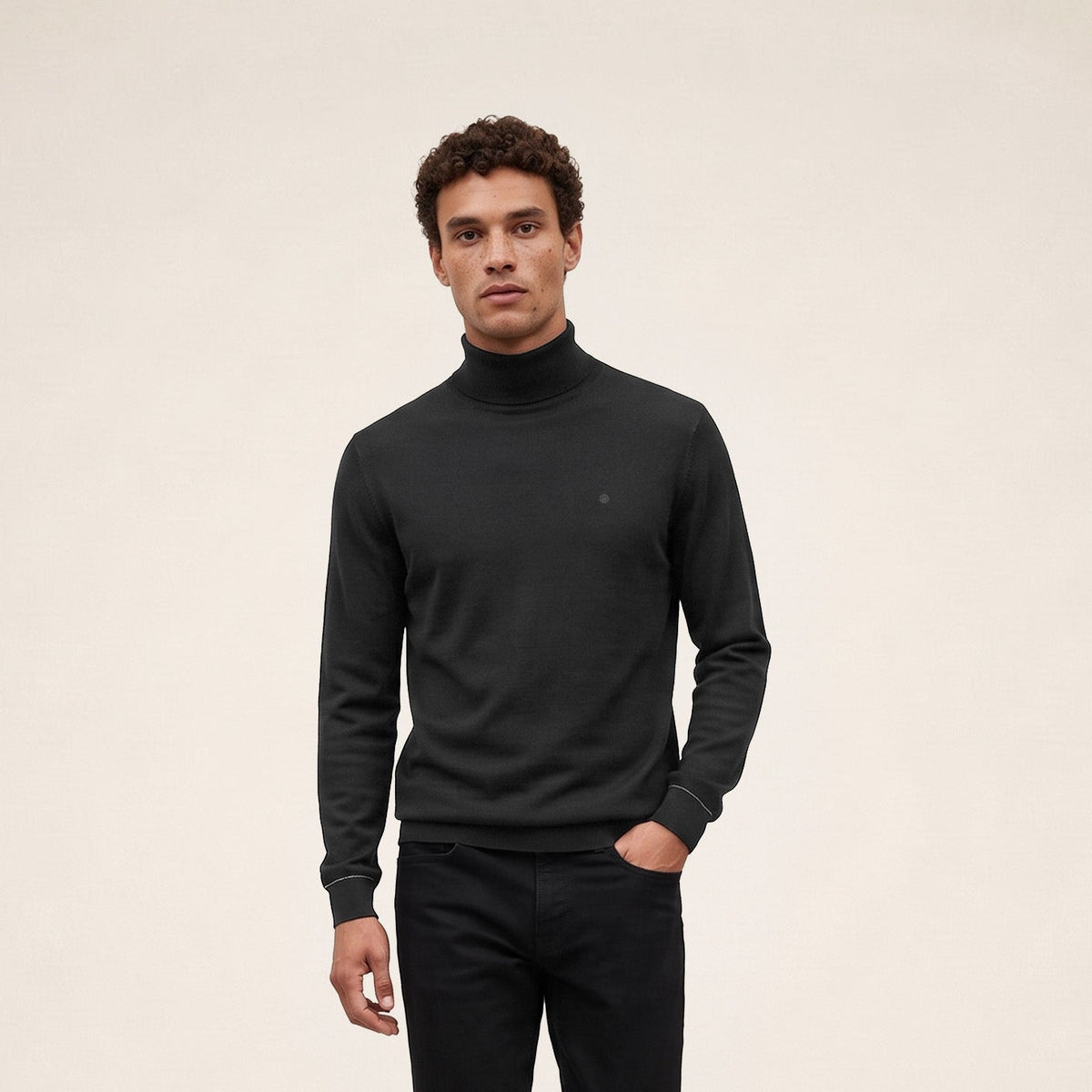 Pull Massia essentiel col montant noir