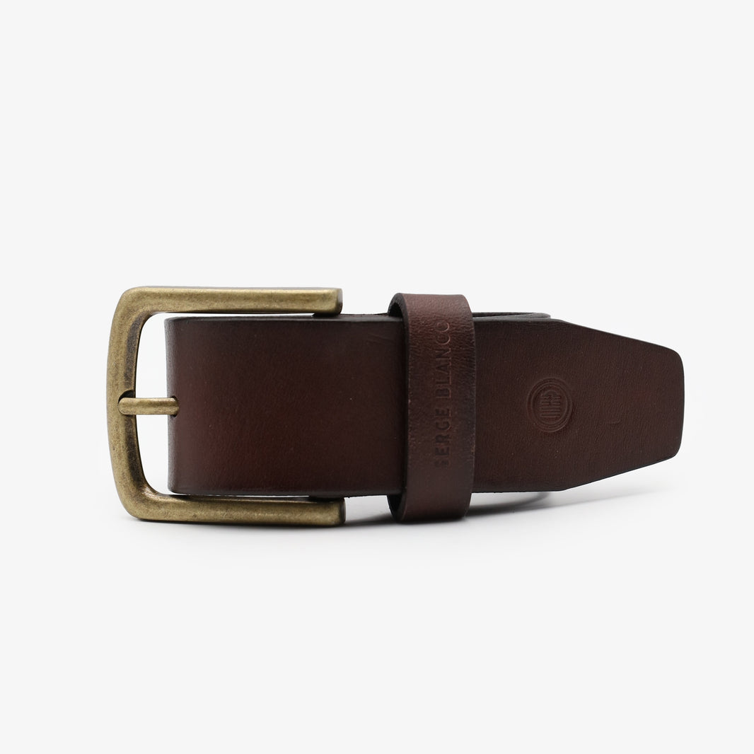 Ceinture en cuir marron à boucle rectangulaire couleur vieil or, vue enroulée.