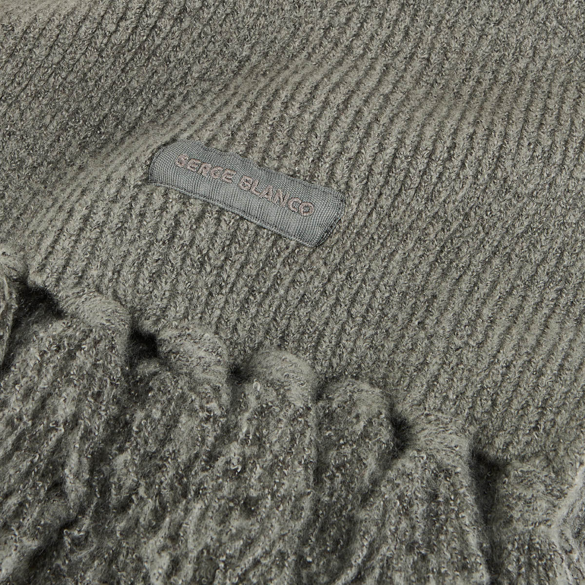 Écharpe a franges unie gris chine homme SERGE BLANCO