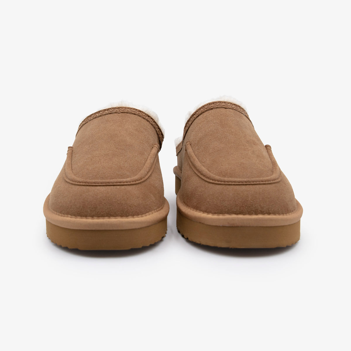 Chausson mule Kansas camel de face, couture mocassin sur l'avant du pied et semelle plateforme