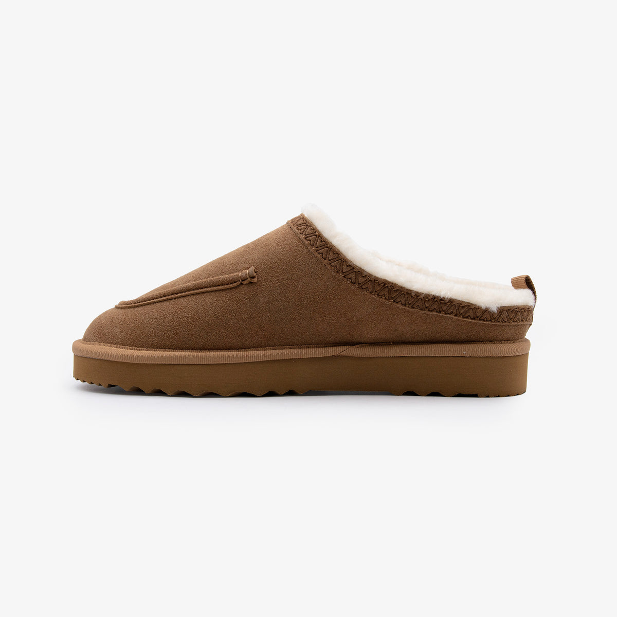 Sabot mule Kansas de profil, dos ouvert et surpiqûre chevron sur le col en fourrure