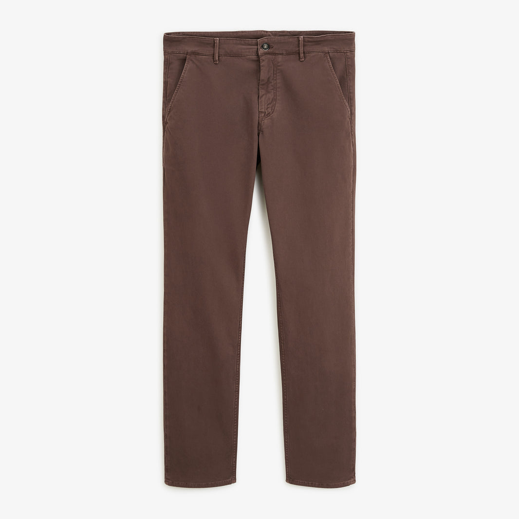 Chino 702 en coton stretch marron, vue de face.