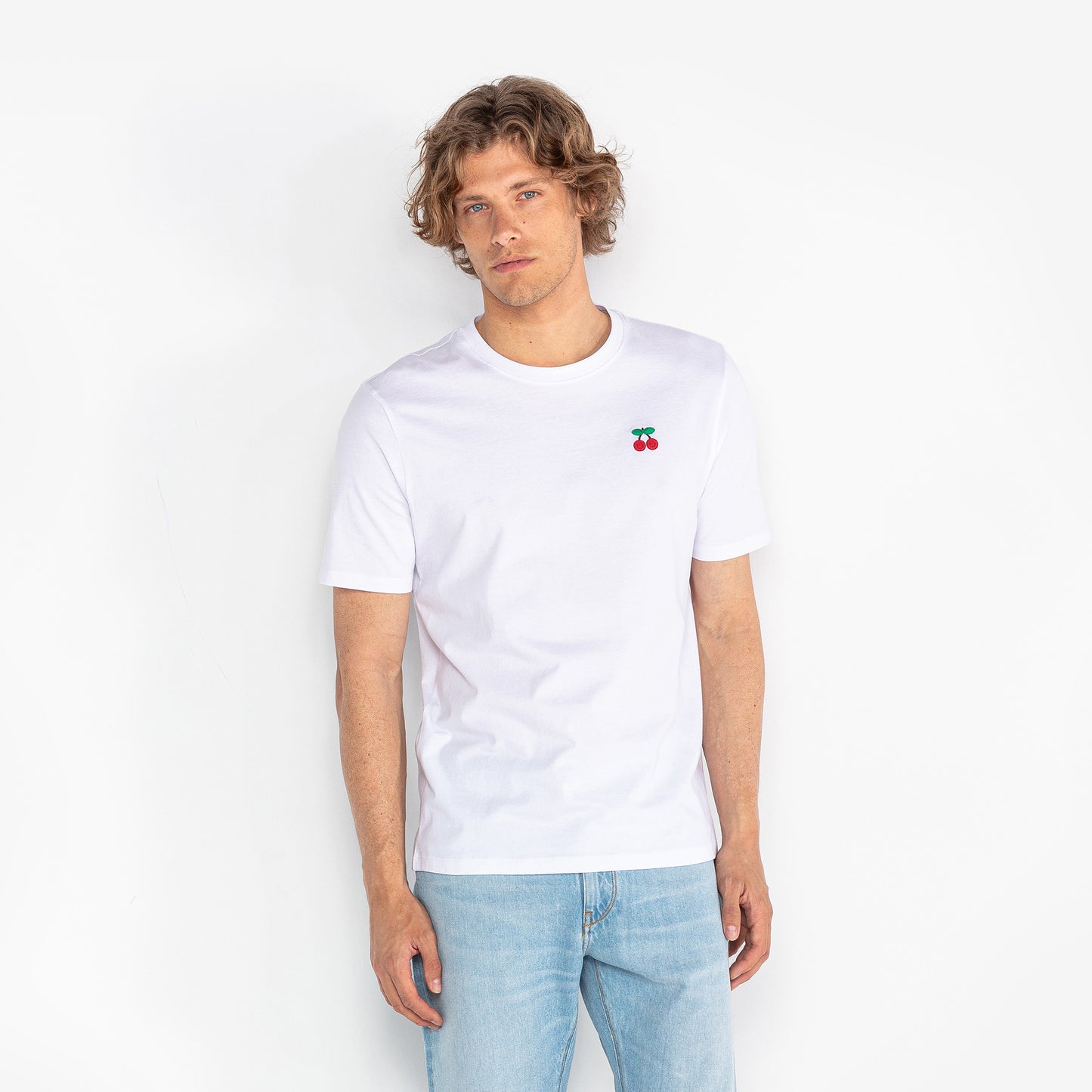 Tucker T-shirt with white cherry embroidery