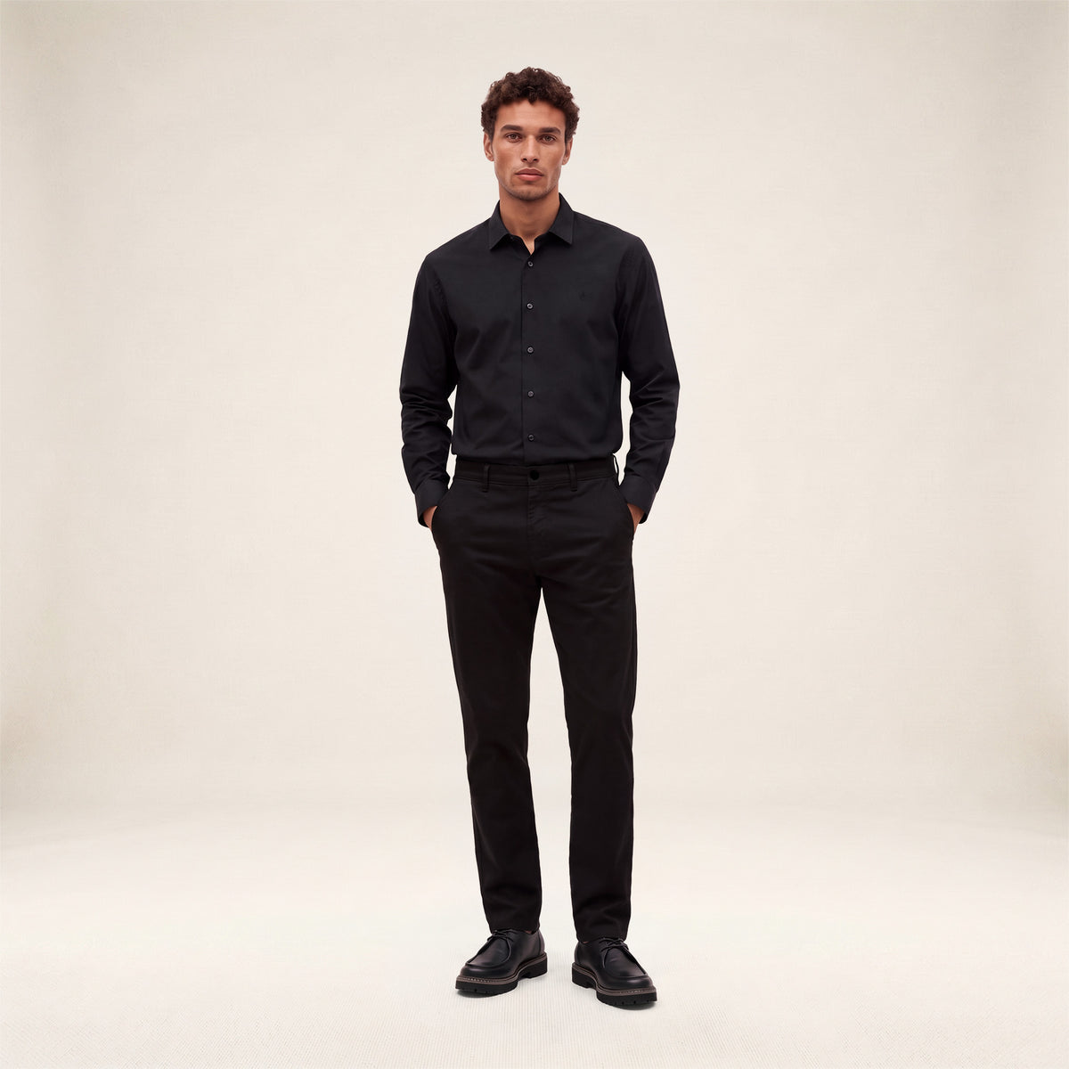 Chemise manches longues stretch unie noire