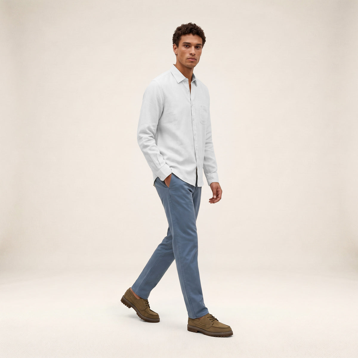 Pantalones de corte cómodo de algodón elástico, color azul lupino, modelo 702