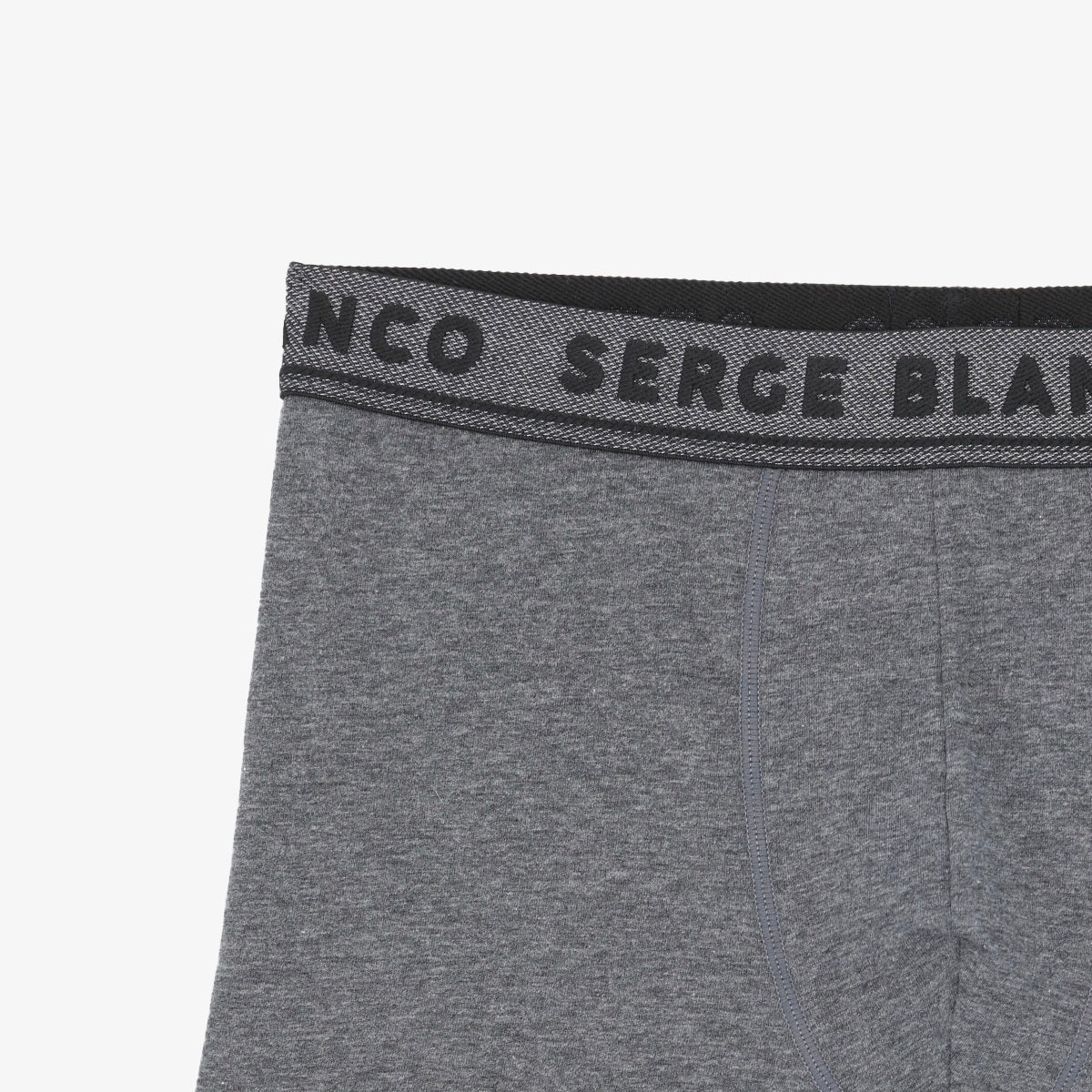Détail du boxer gris chiné SERGE BLANCO et de sa ceinture élastiquée siglée.