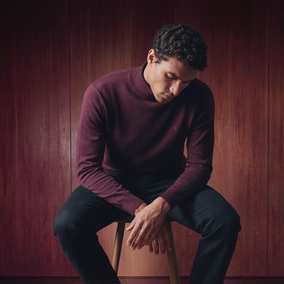 Maglione in misto lana merino con collo alto rosso Massia