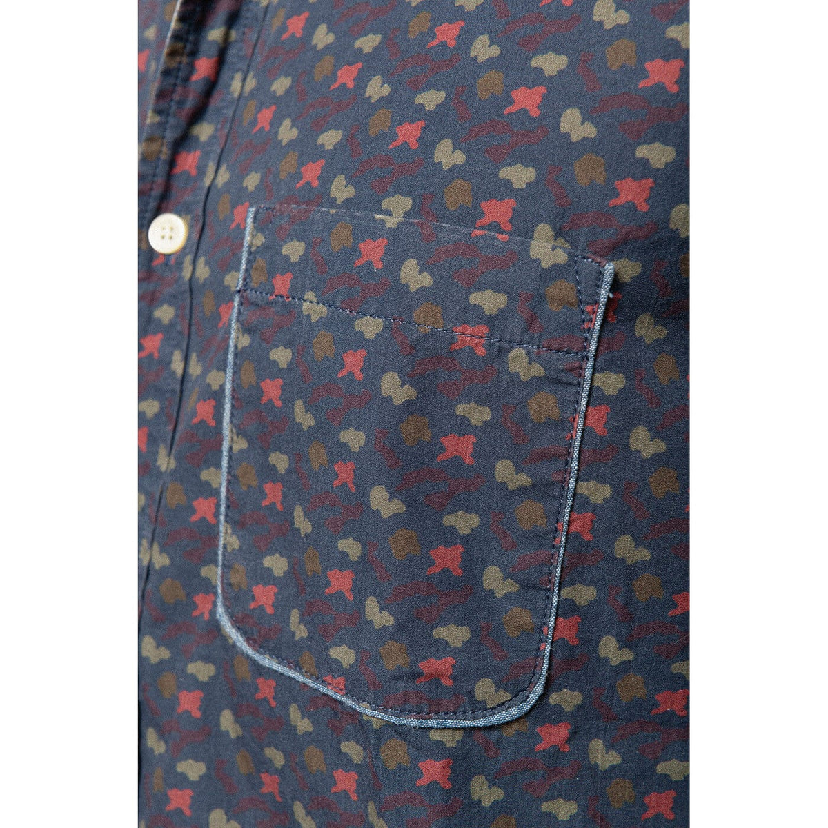 Langärmliges Hemd aus Popeline mit Camouflage-Muster