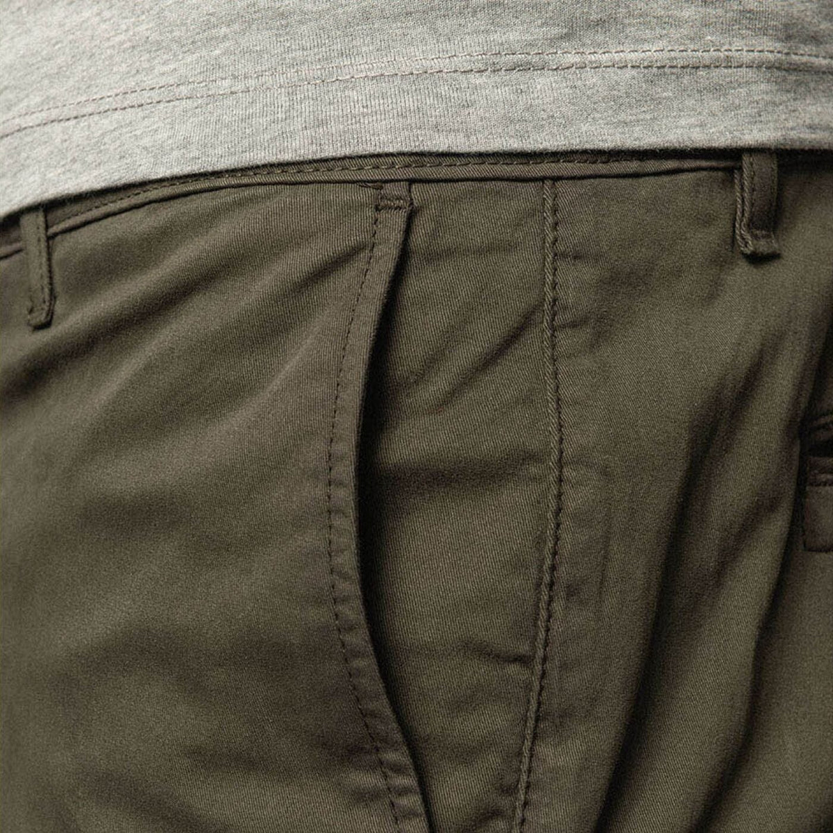 Chino 702 Komfort-Schnitt dunkelgrün