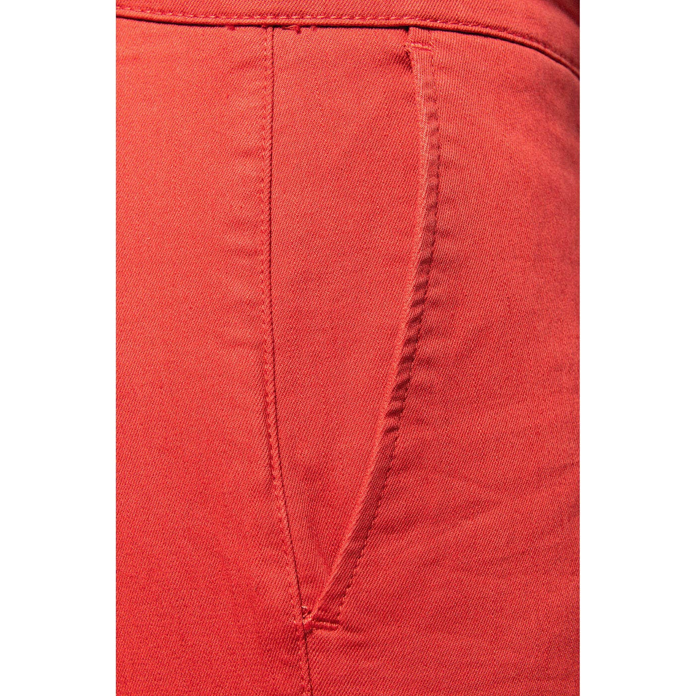 Bermudashorts aus himbeerfarbenem Denim