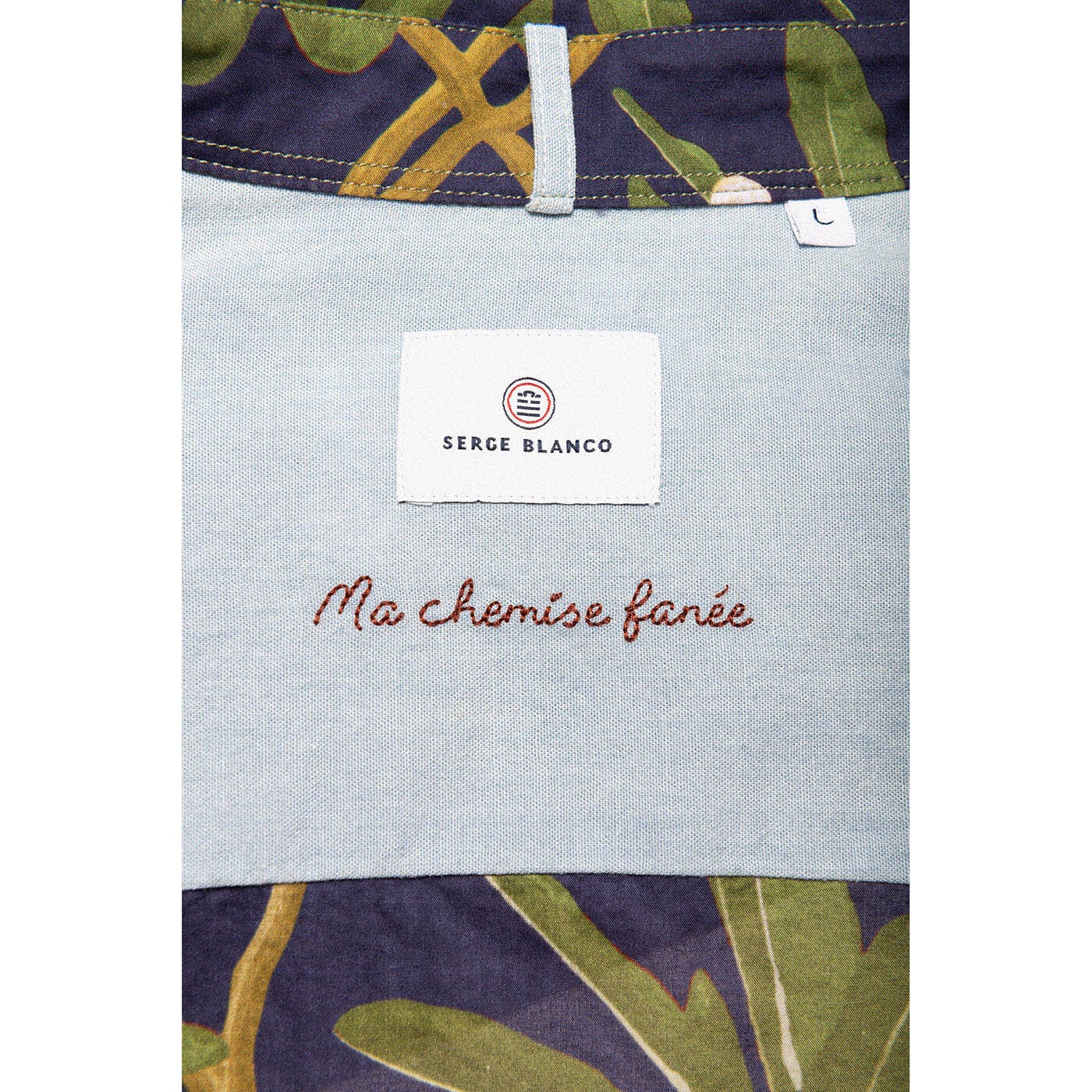 Kurzarmhemd mit  Blumenprint und Farbverlauf