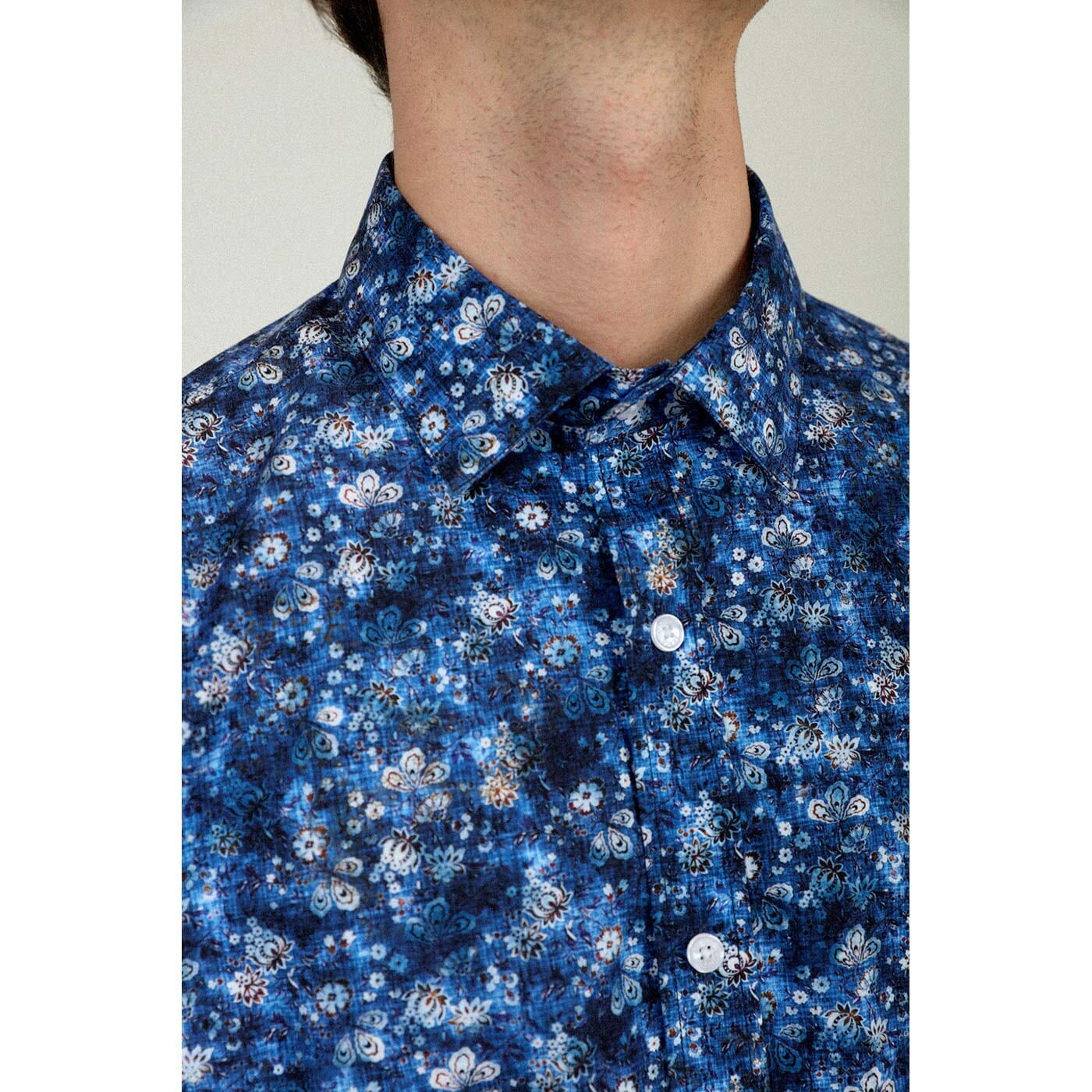 Langärmliges Hemd mit Print in Marineblau