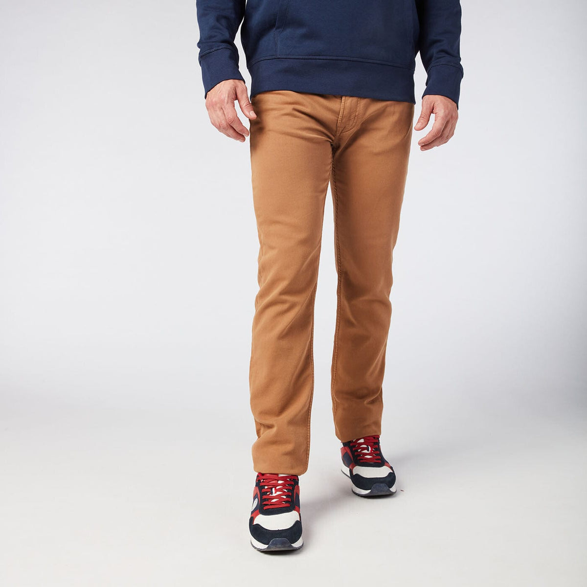 Beigefarbene Herrenhose mit 5 Taschen und schmaler Passform 325 Powertwist