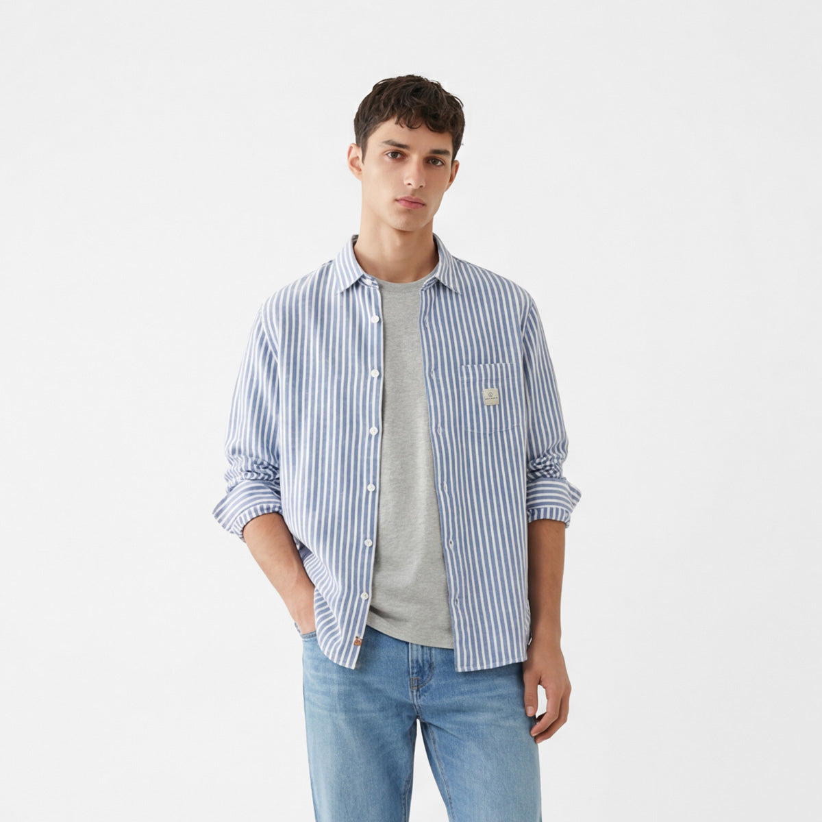 Langarmhemd mit gewebten Streifen aus himmelblauer Baumwolle HERREN SERGE BLANCO Look