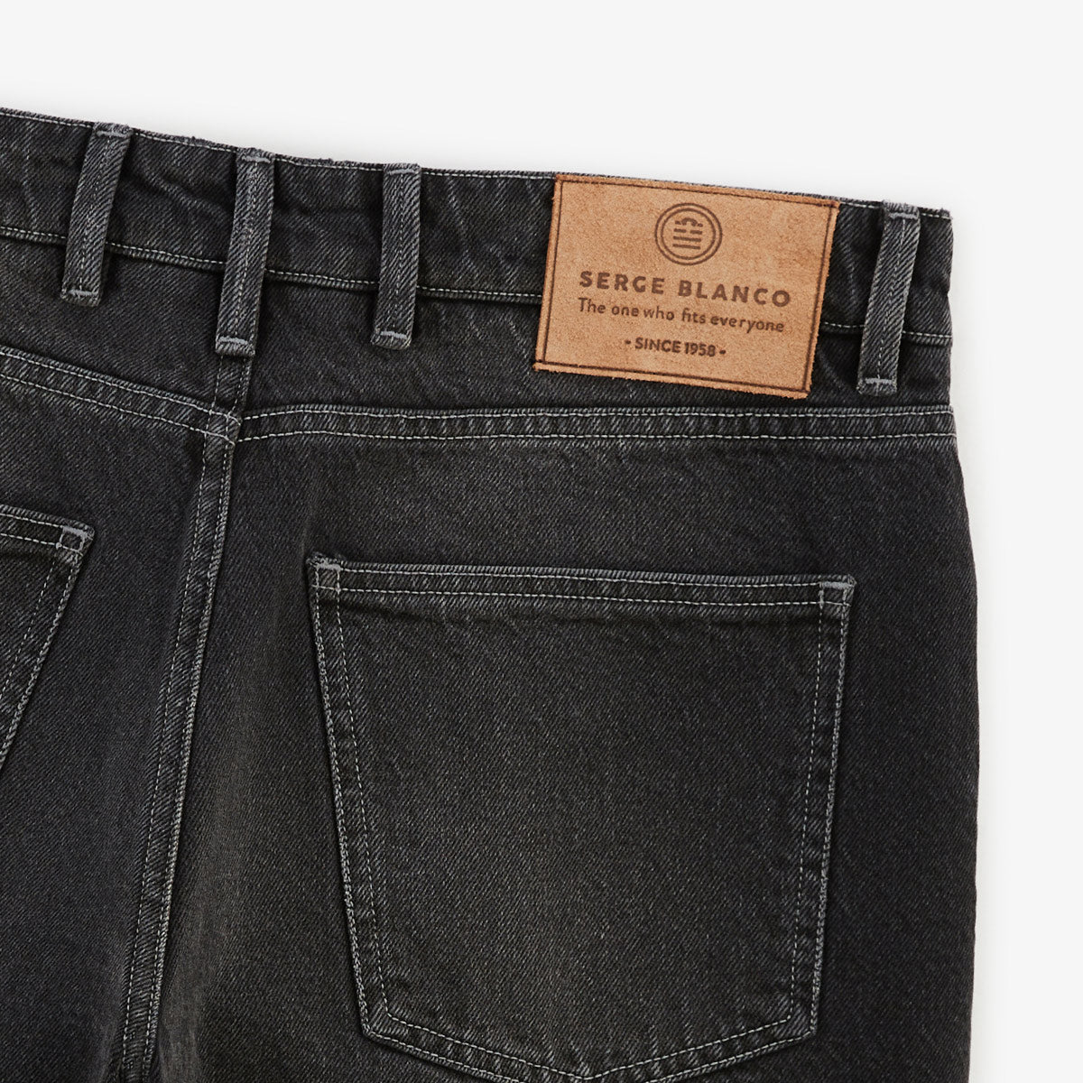 Bermuda 331, konisch geschnitten, aus dunkelgrauer Jeans, HERREN SERGE BLANCO
