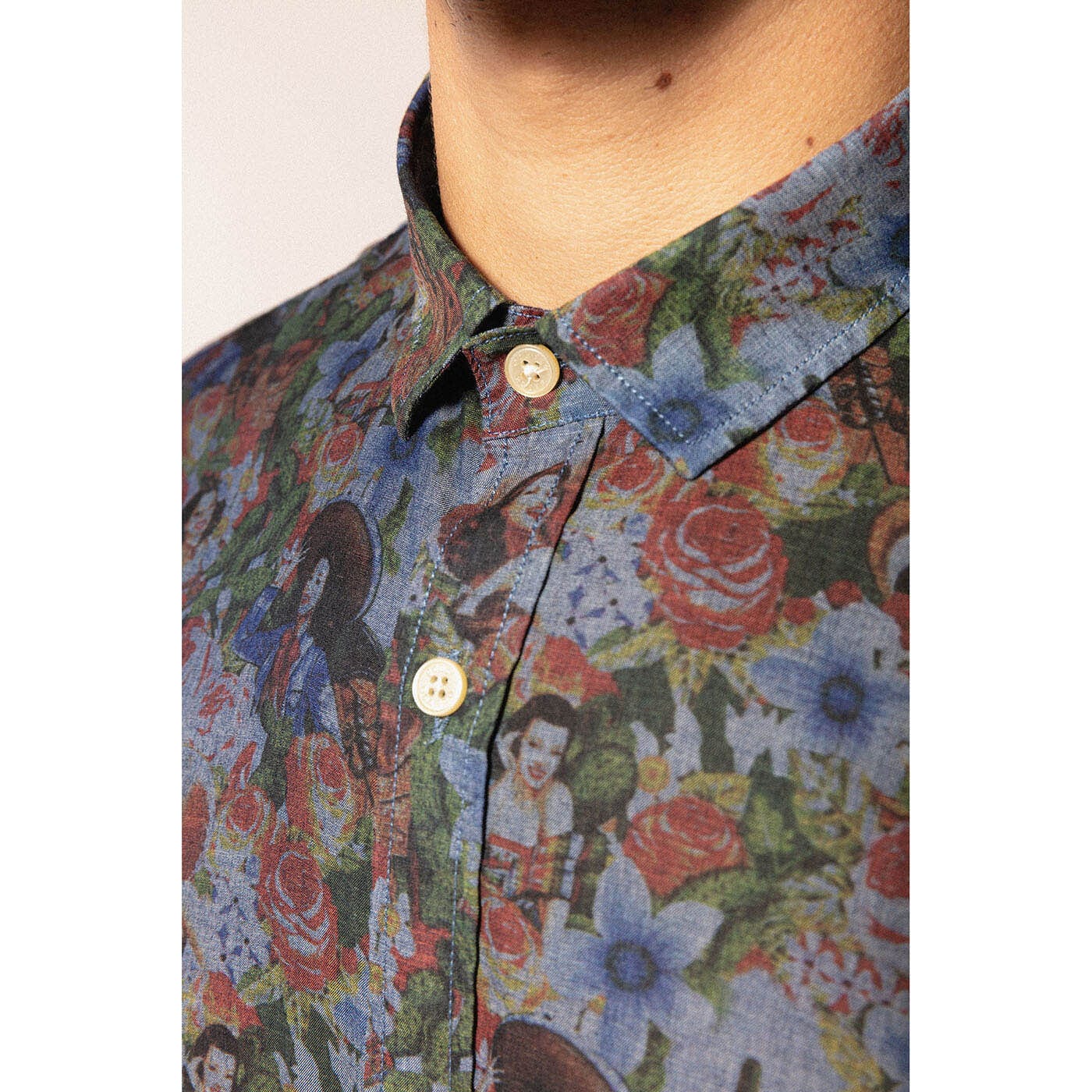 Short-Sleeved Shirt in Pin-Up Patterned Fabric