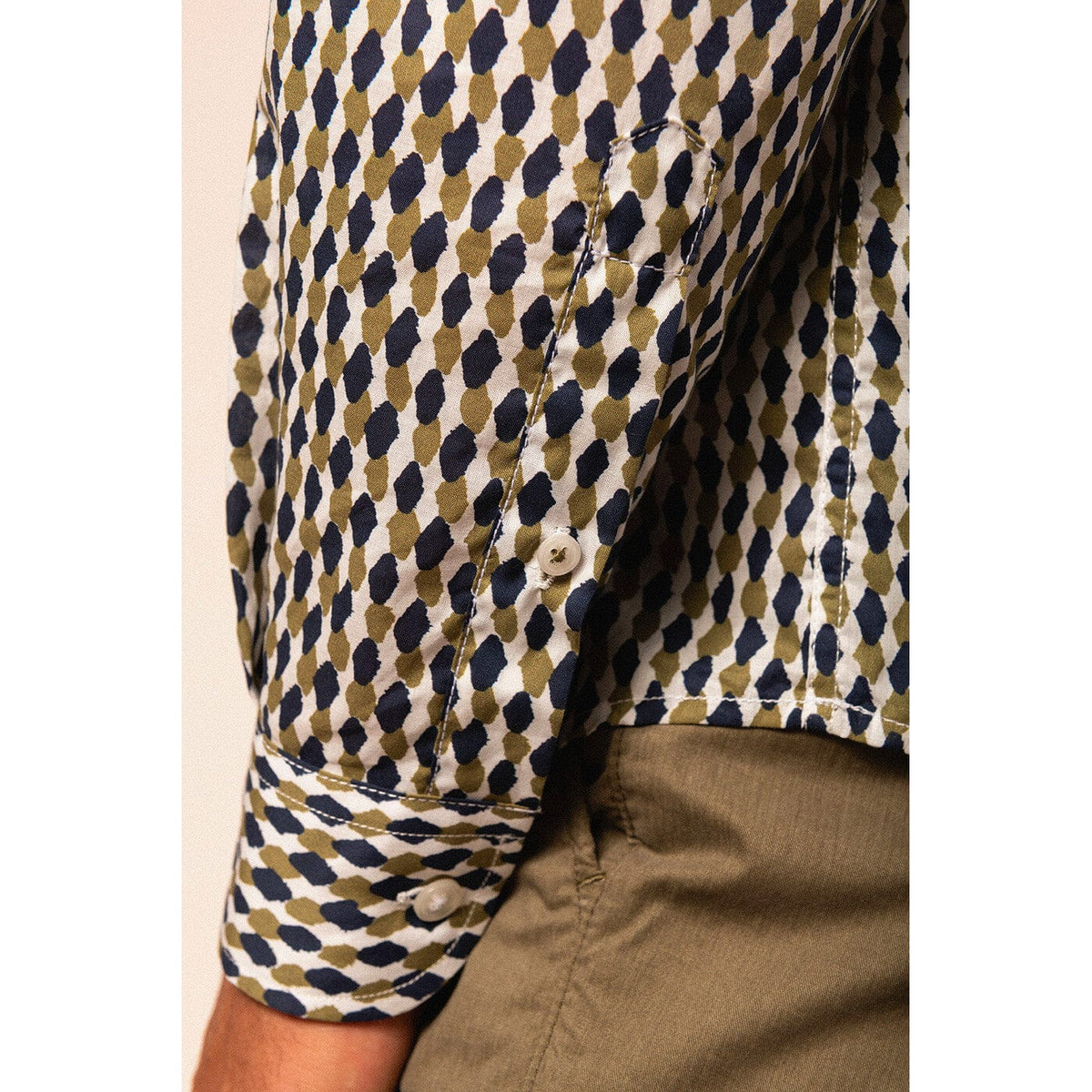 Long-sleeved shirt with two-tone print