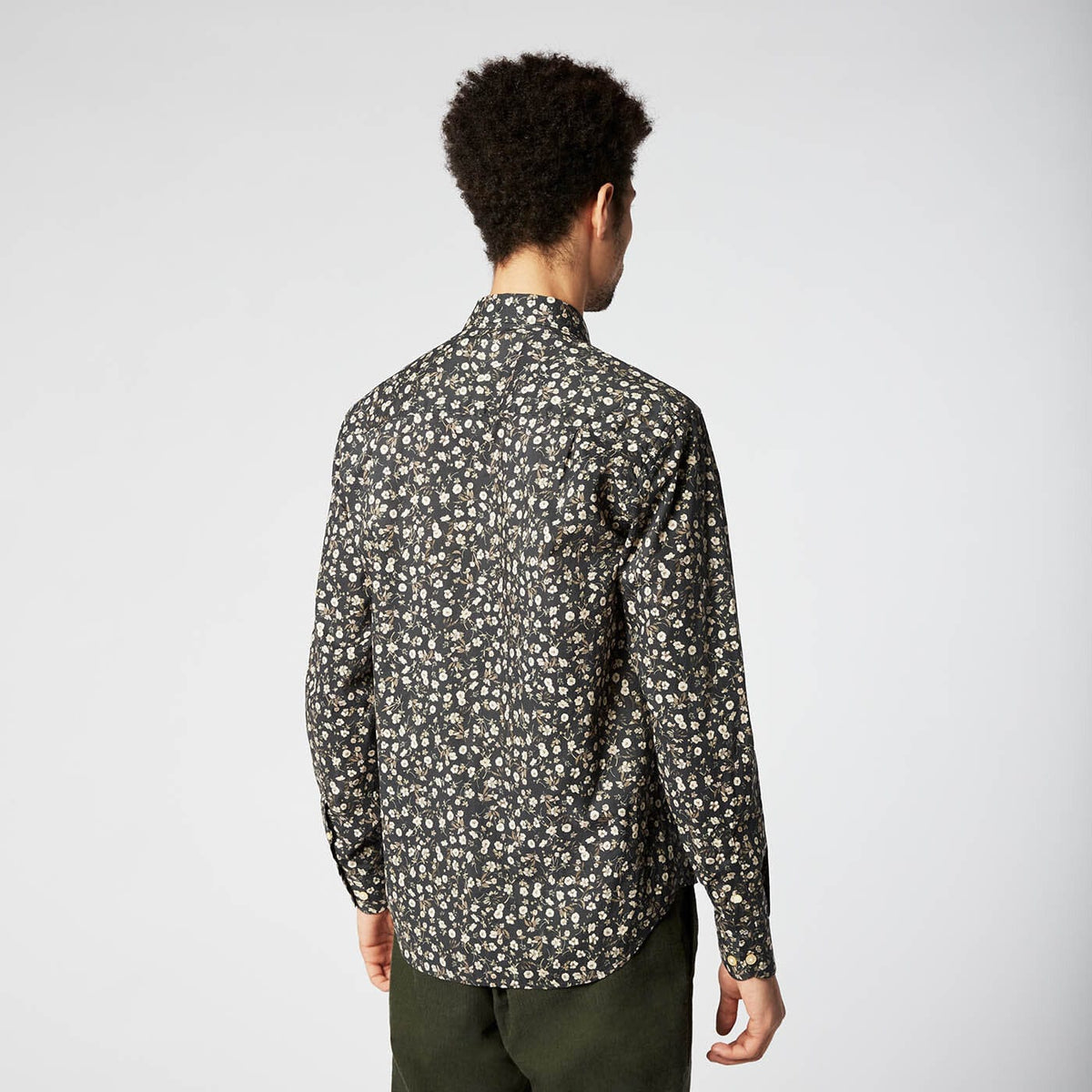 Long-sleeved shirt with floral pattern