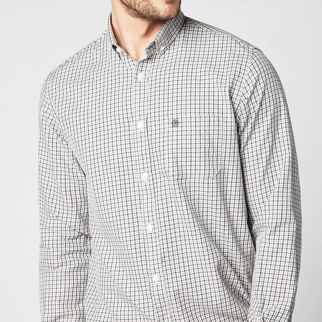 Long-sleeved plaid shirt