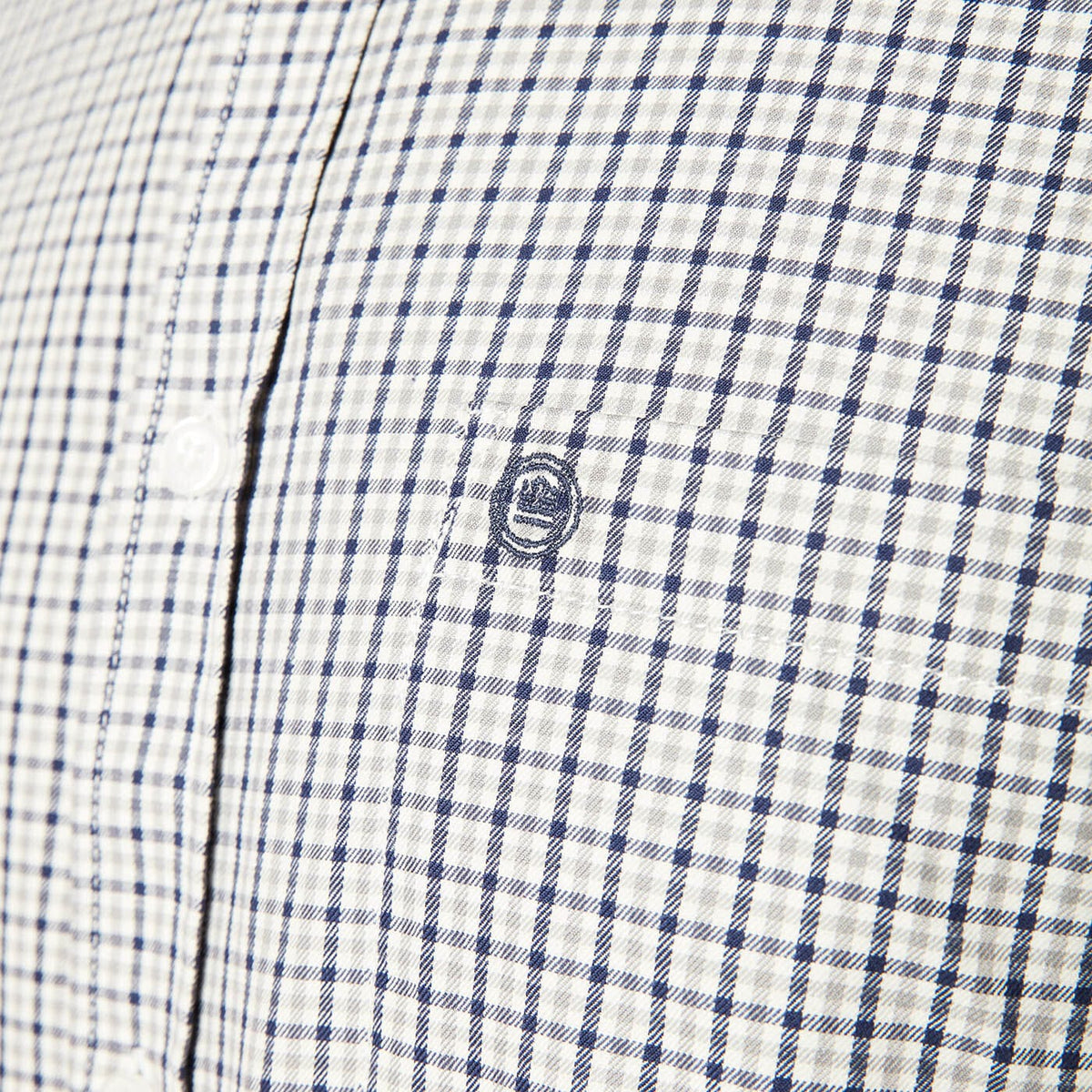 Long-sleeved plaid shirt