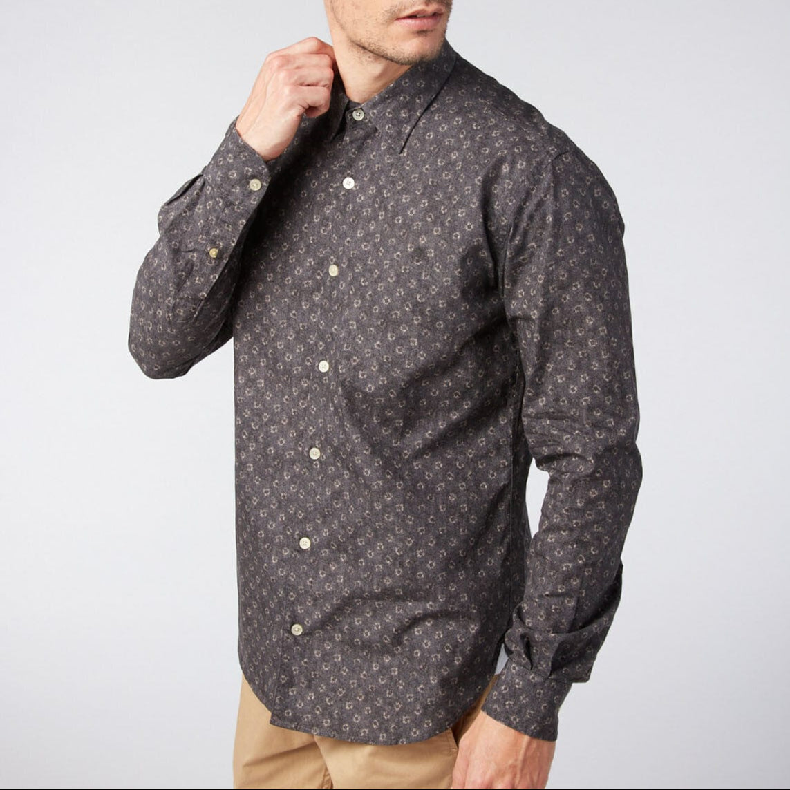 Charcoal printed poplin shirt with a fitted cut