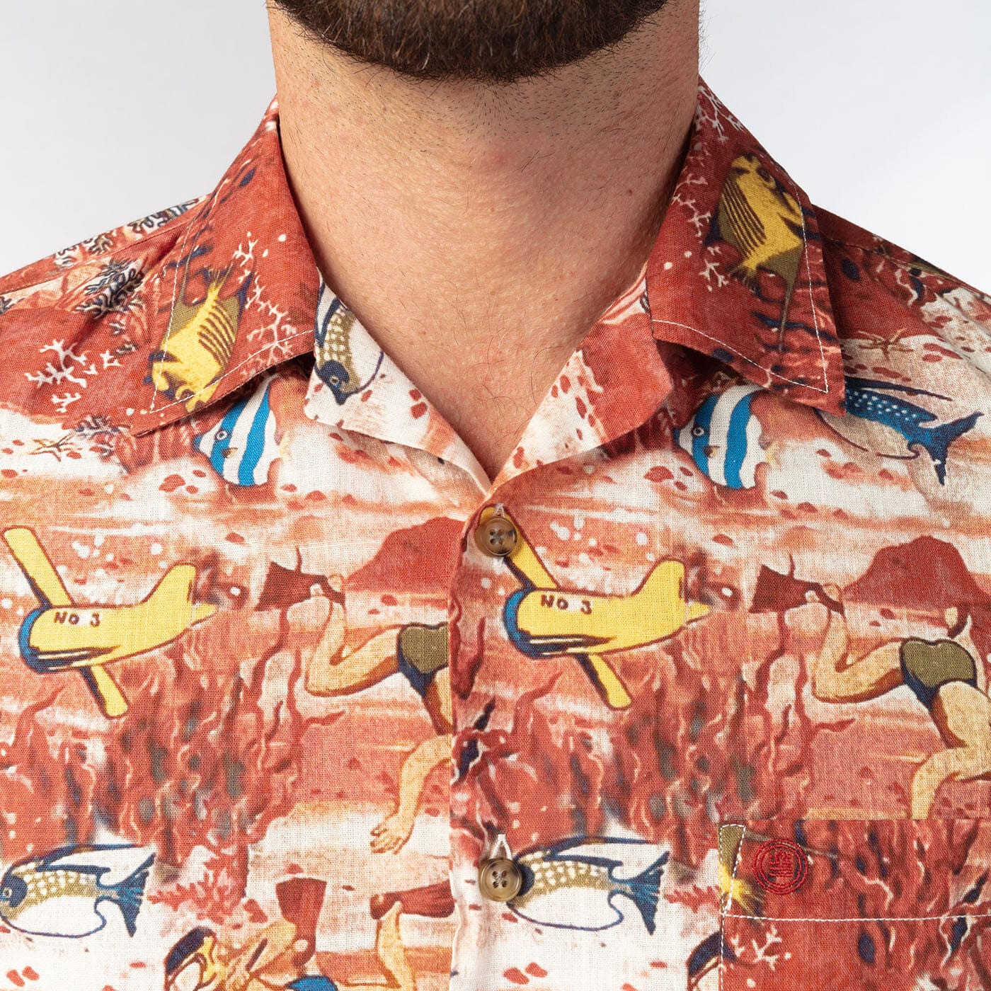 Short-sleeved shirt with brick print