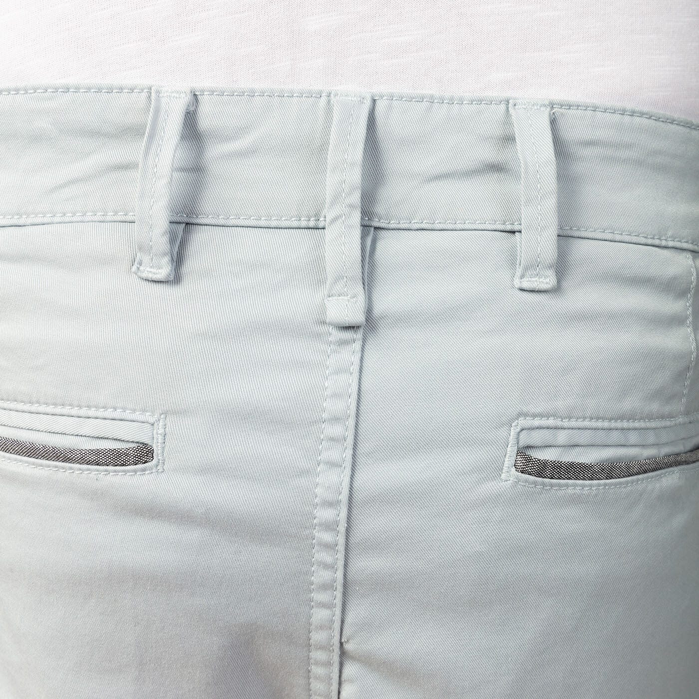 Chino 702 comfort fit ice