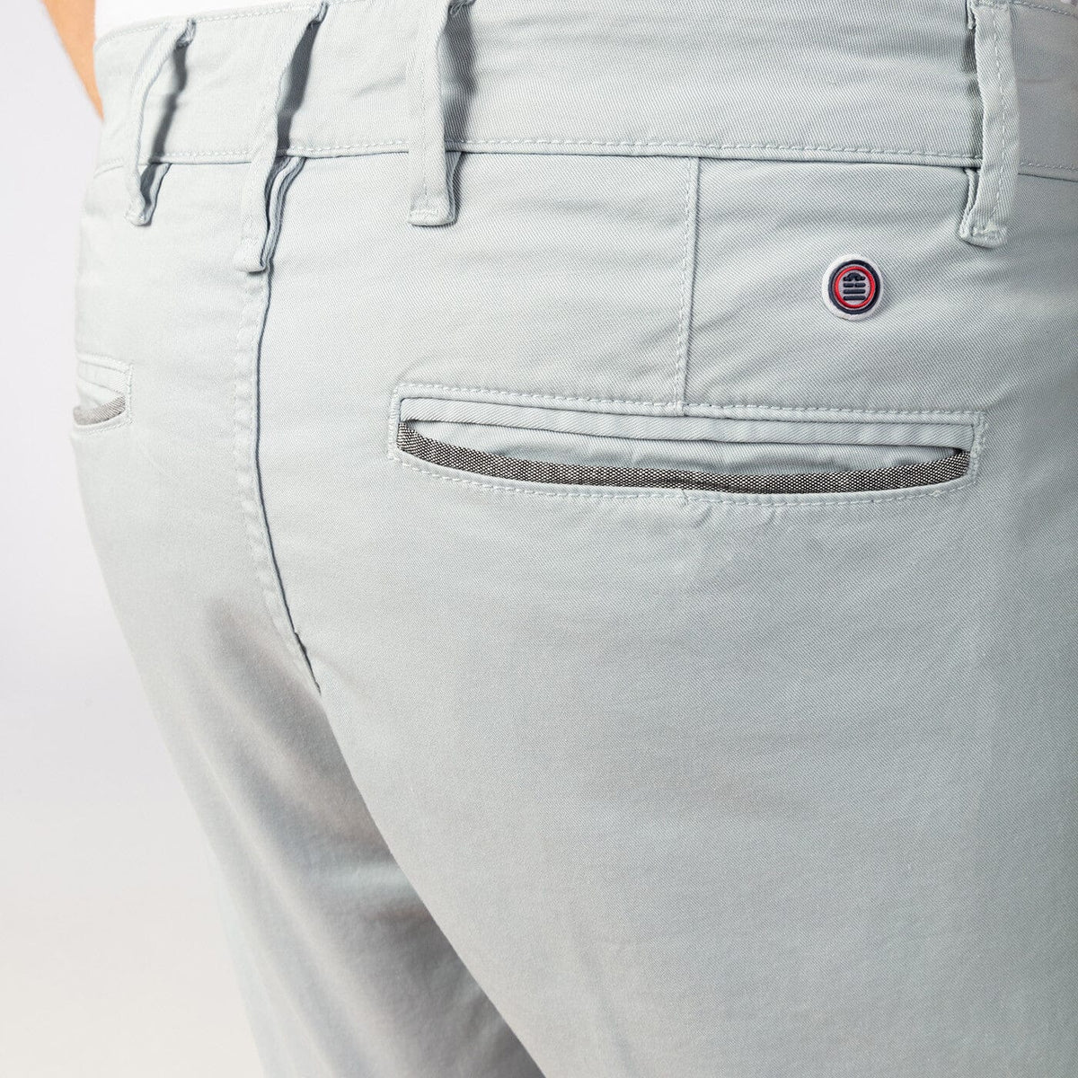 Chino 702 comfort fit ice