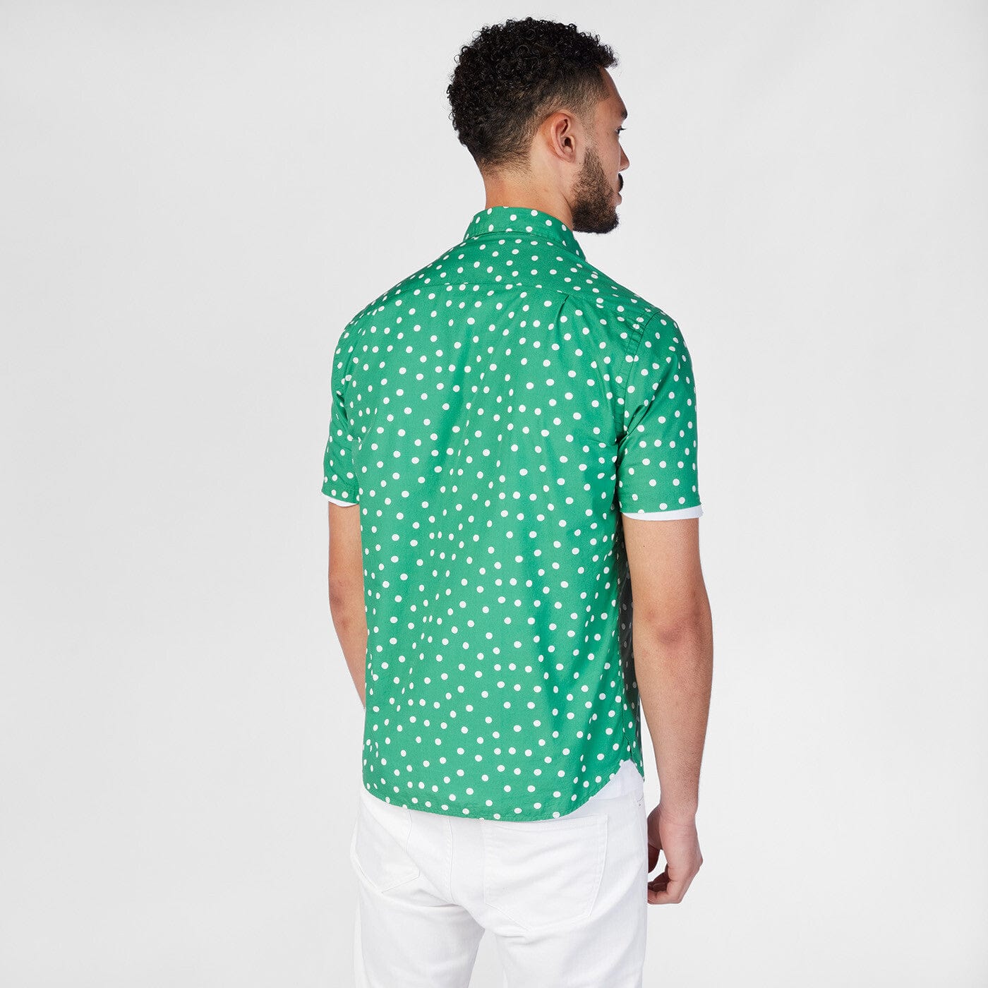 Men's short-sleeved grass green polka dot shirt in serge blanco cotton
