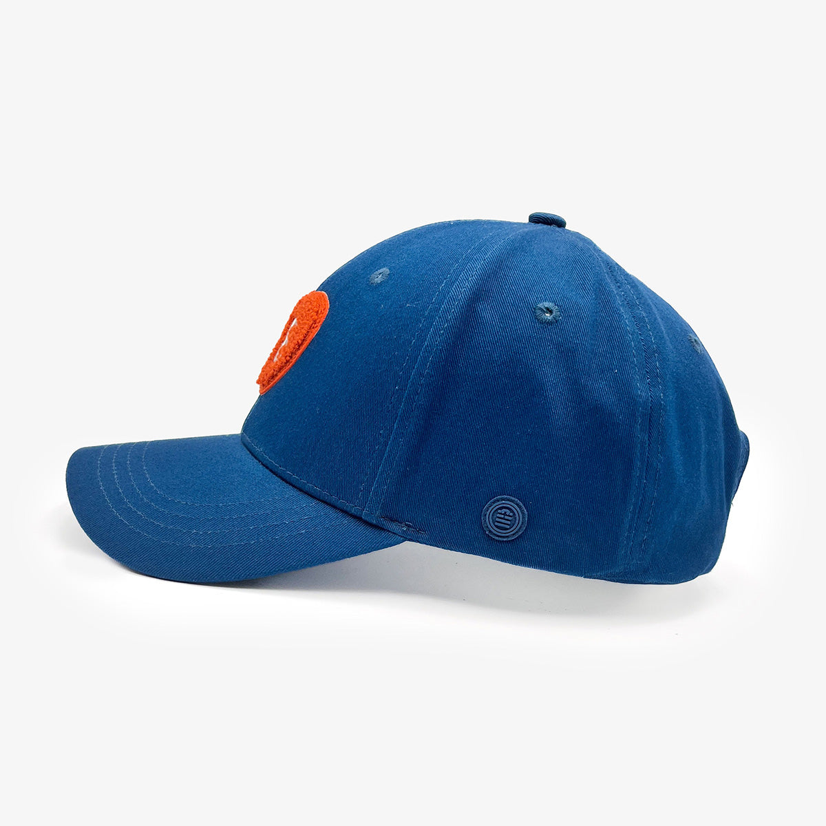 Cotton cap with opal blue SB heart badge and white serge