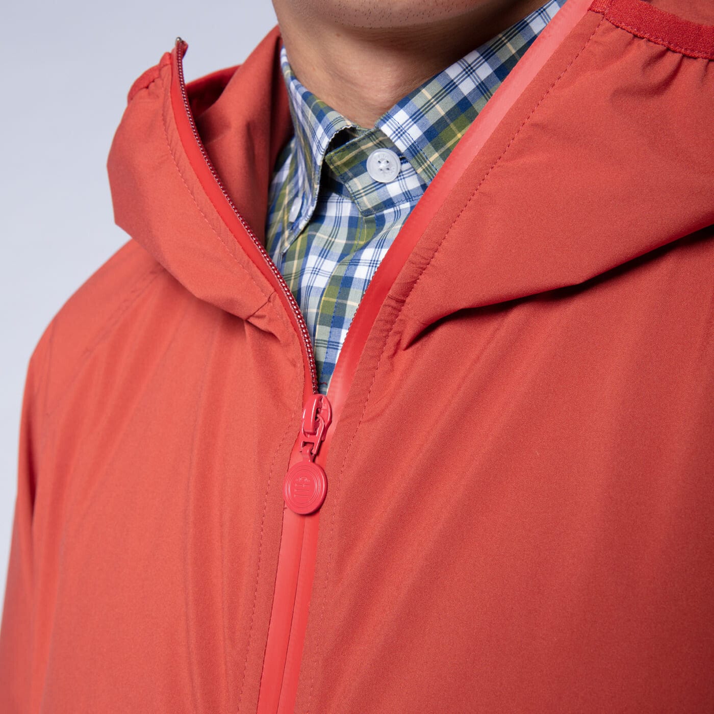 Chaqueta cortavientos impermeable de tejido técnico